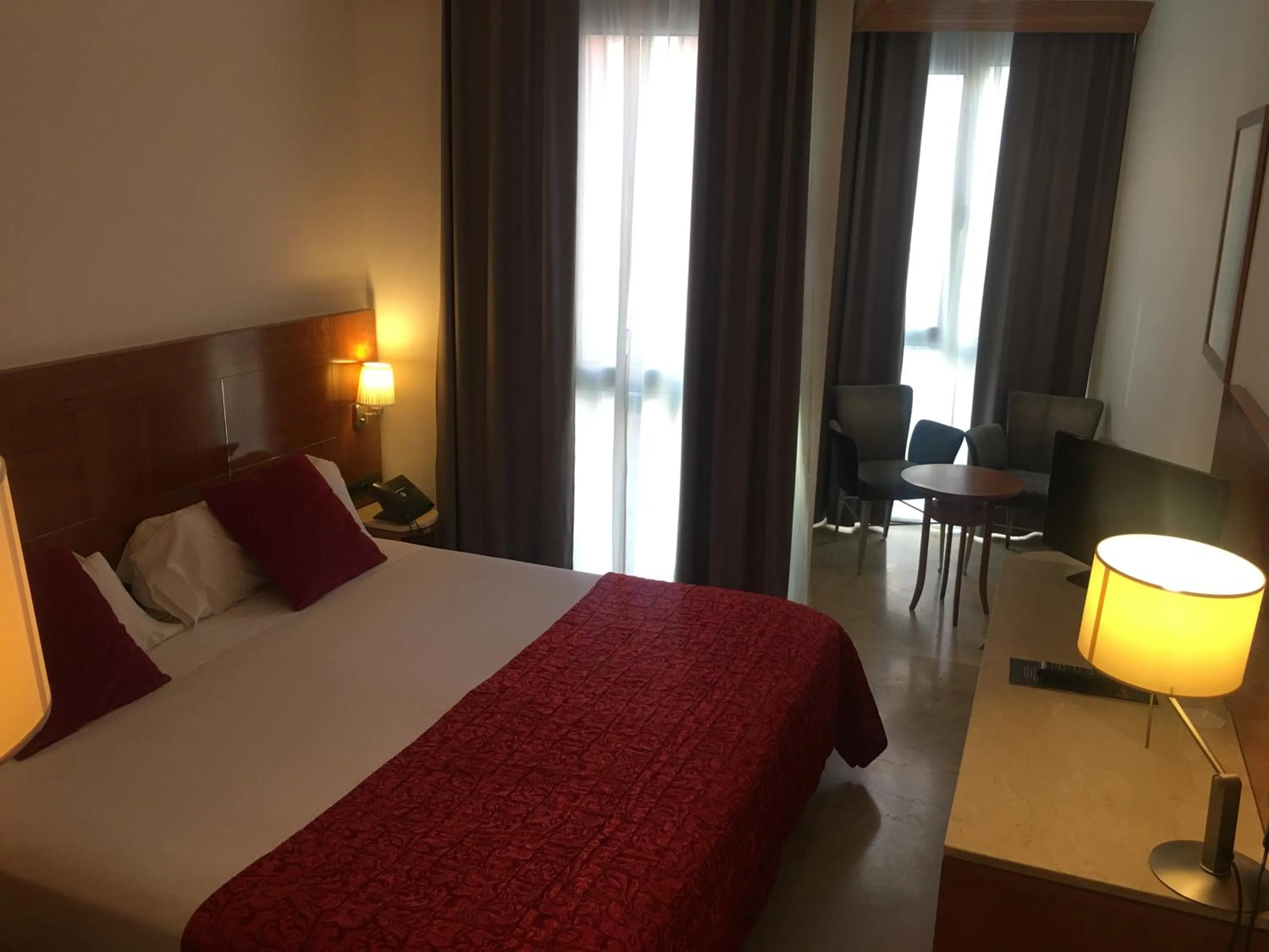 Bedroom, Bed in Hotel Calasanz