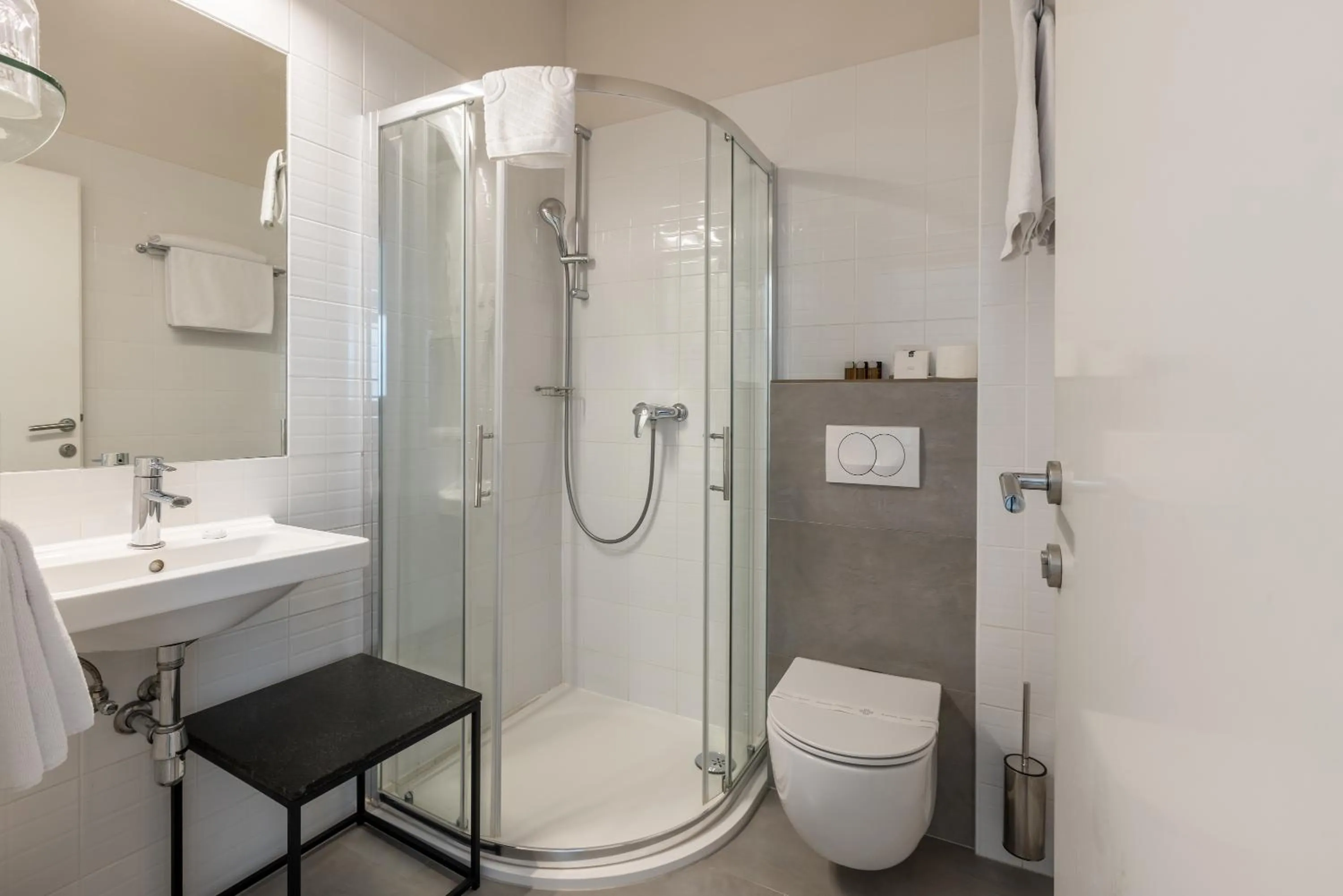 Shower in Annex building of Art Hotel