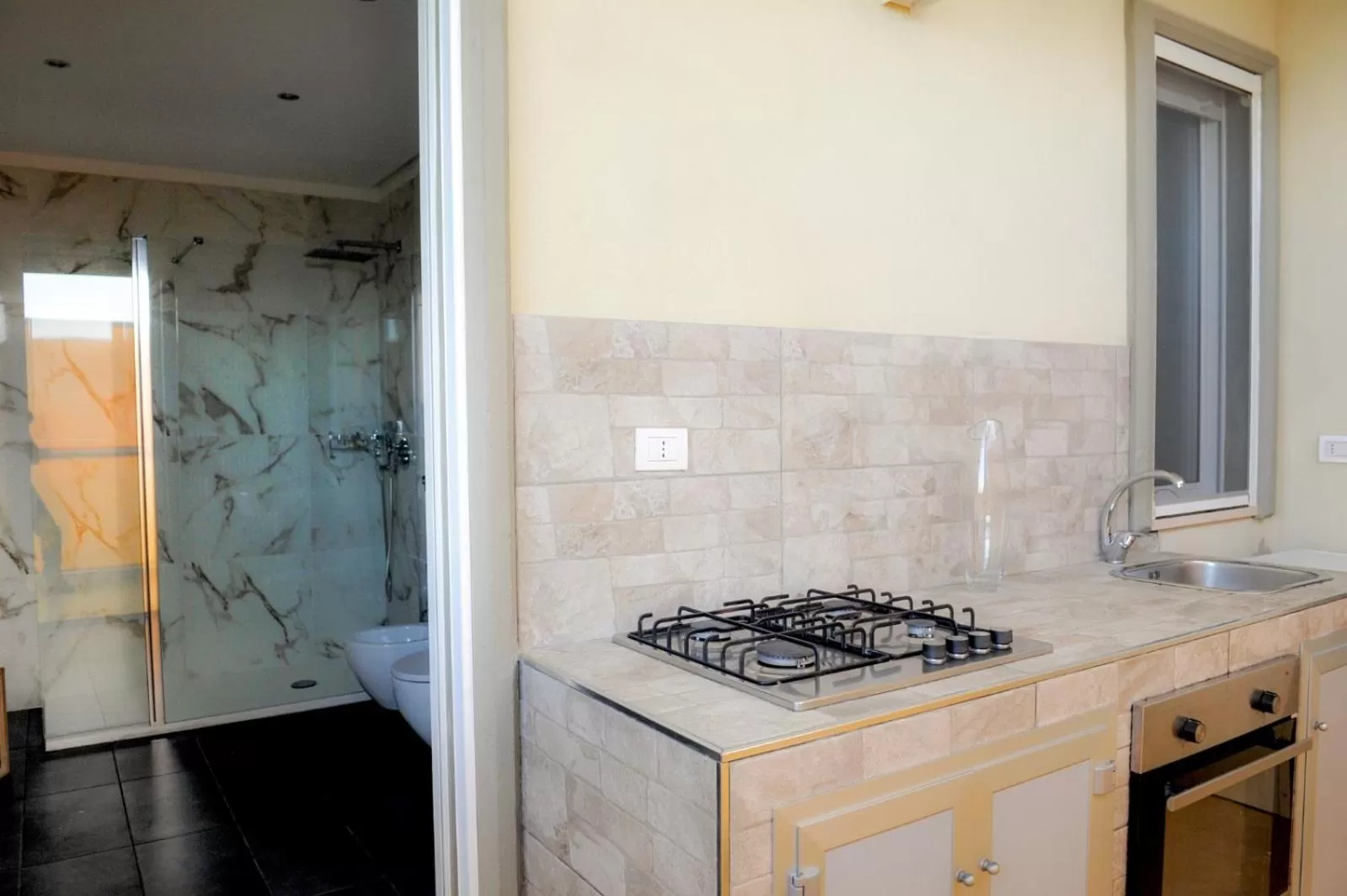 Bathroom in AIRPORT BARi DELUXE