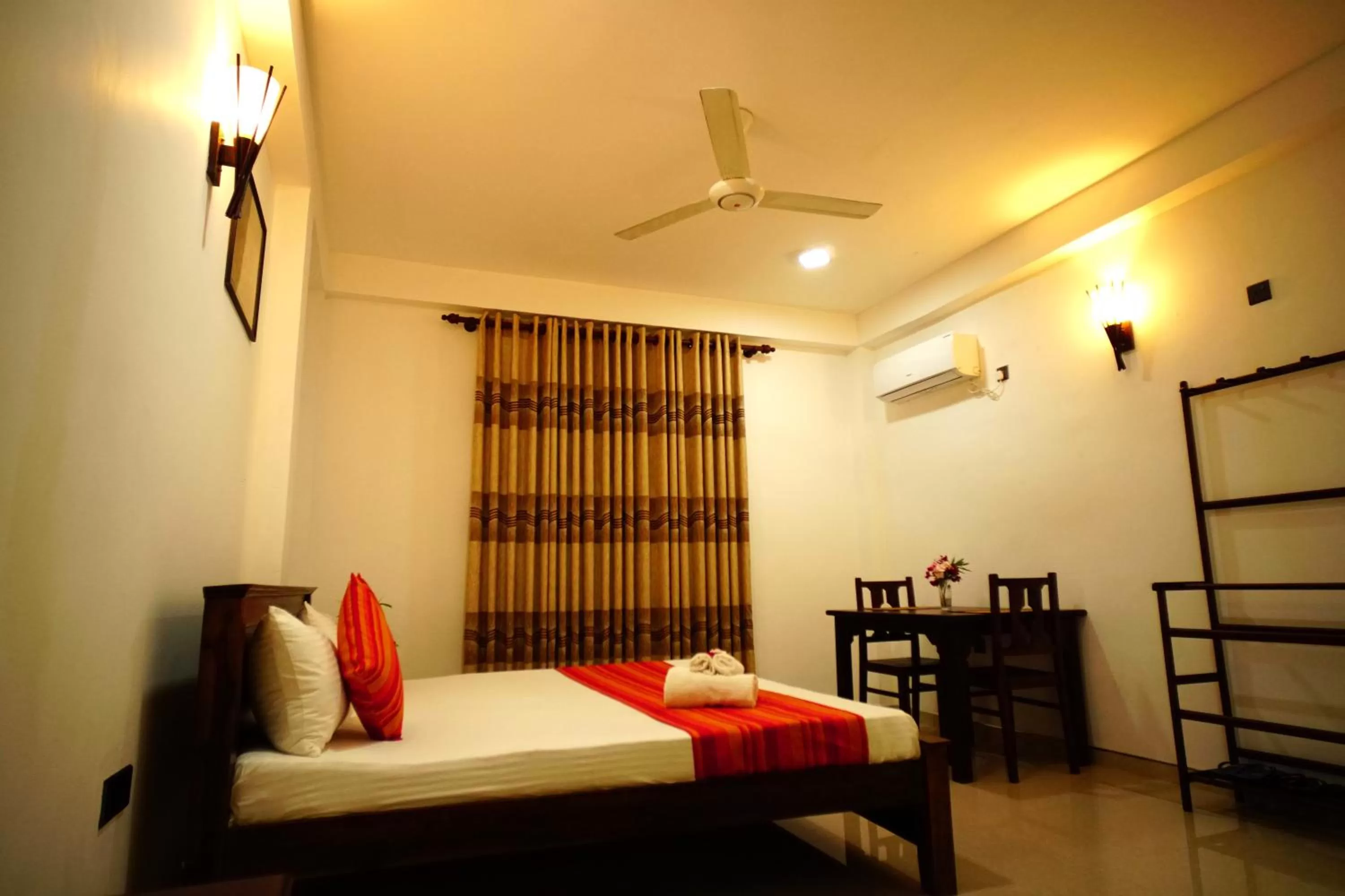 Bed in Airport 4 Season Transit Hotel