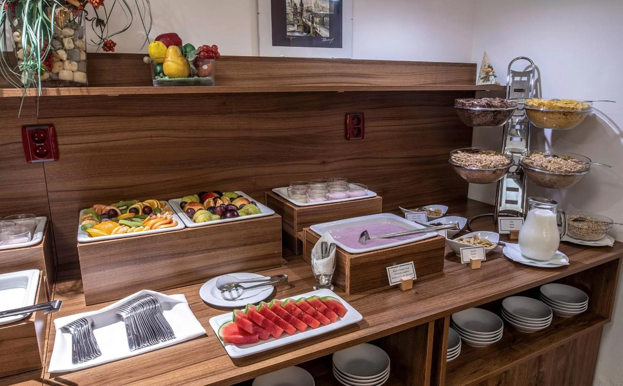 Food and drinks in EA Hotel Downtown