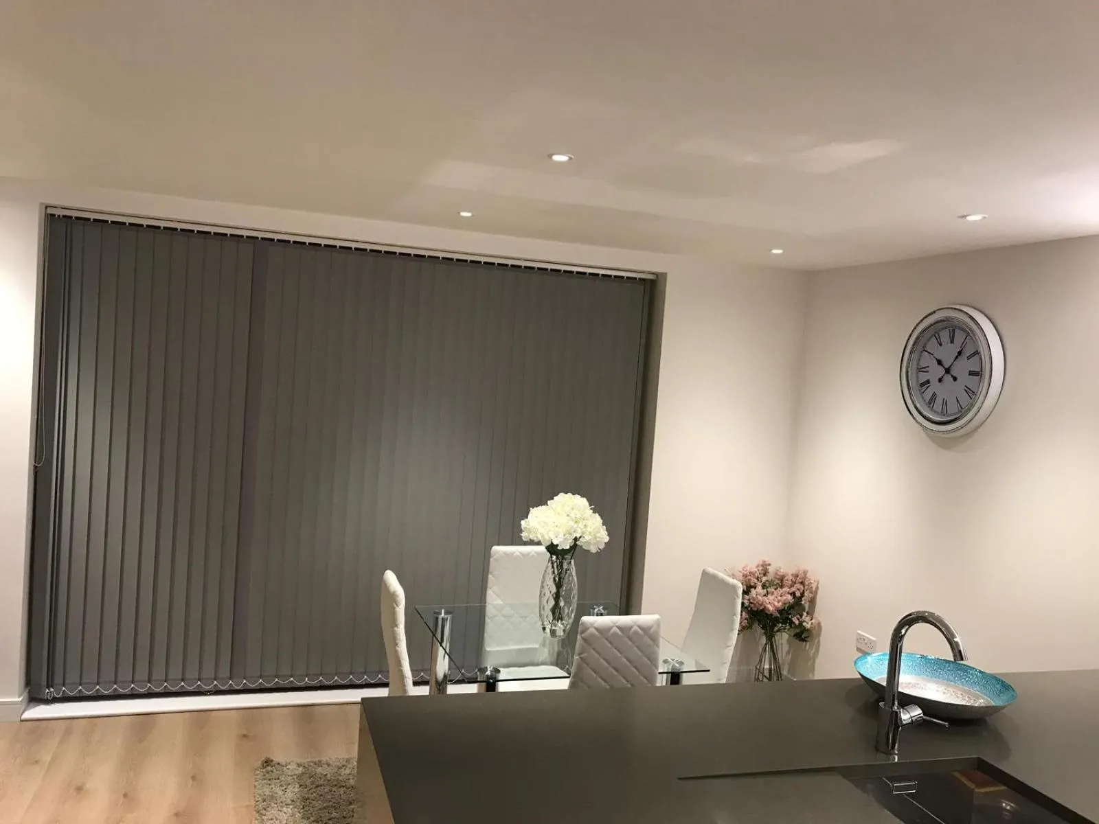 Dining area in Kew Bridge Apartments