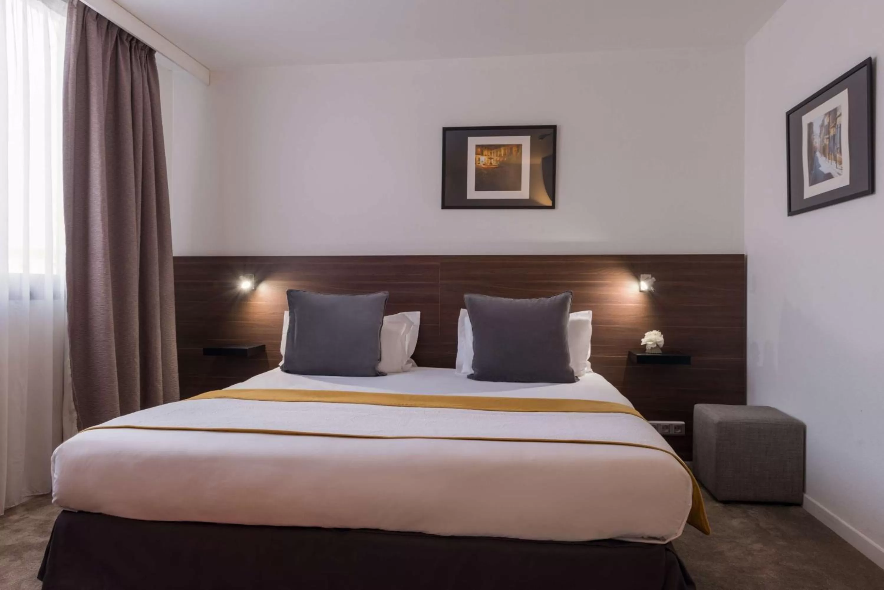 Photo of the whole room, Bed in Best Western Hotel le Galice Aix-en-Provence