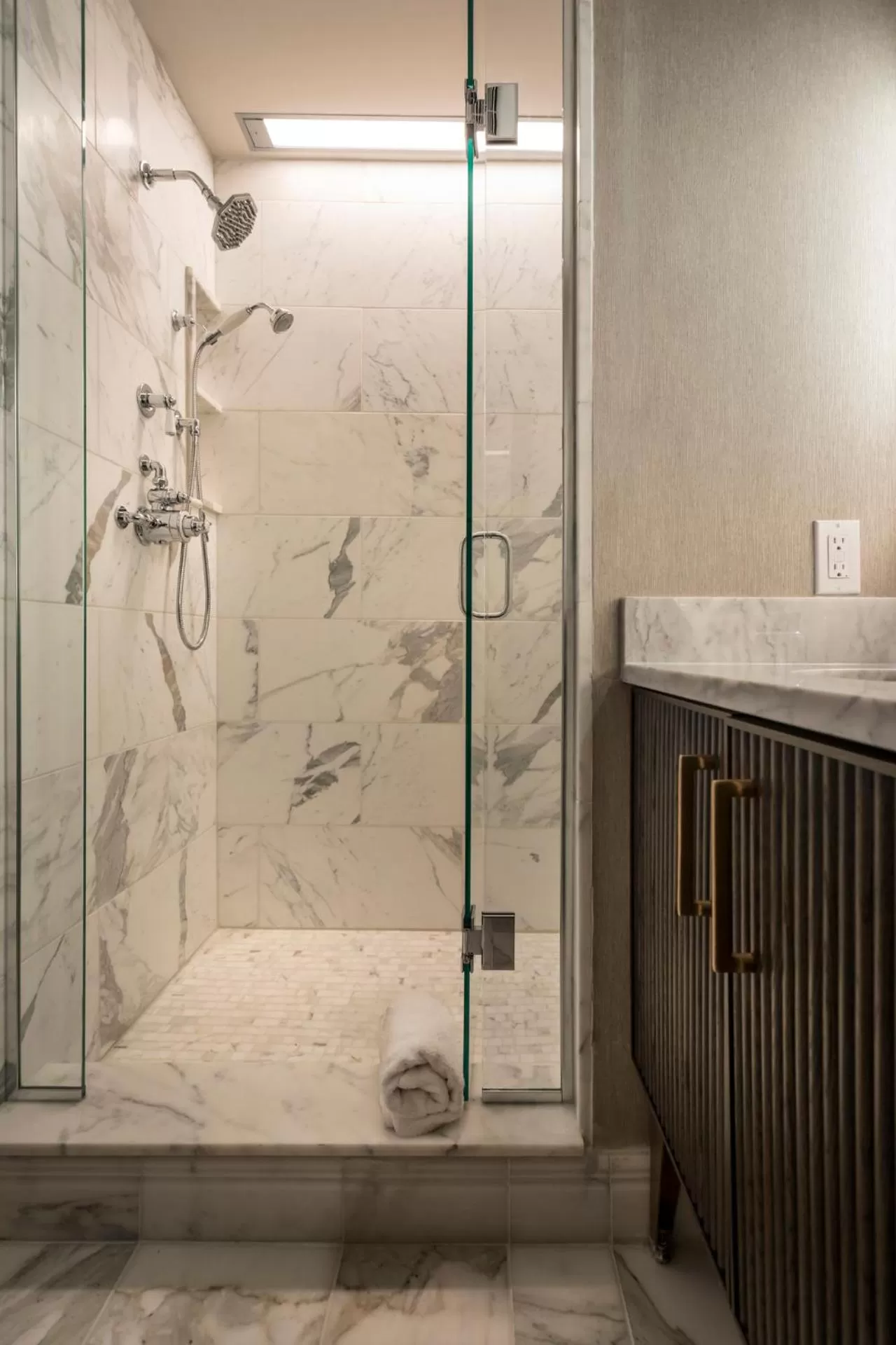 Standard Queen Room with Two Queen Beds in The Highlands at Harbor Springs