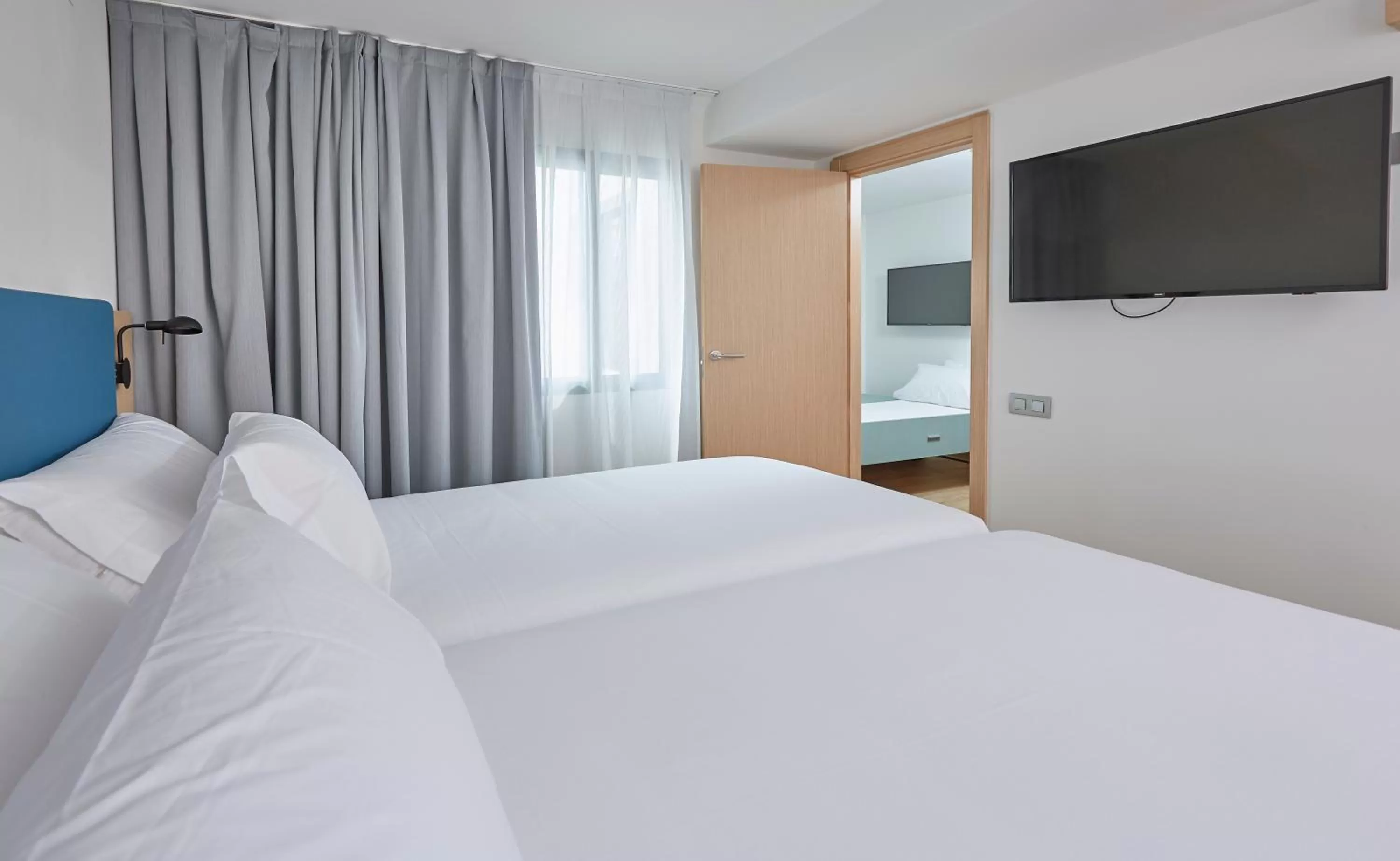 Bed in Occidental Alicante