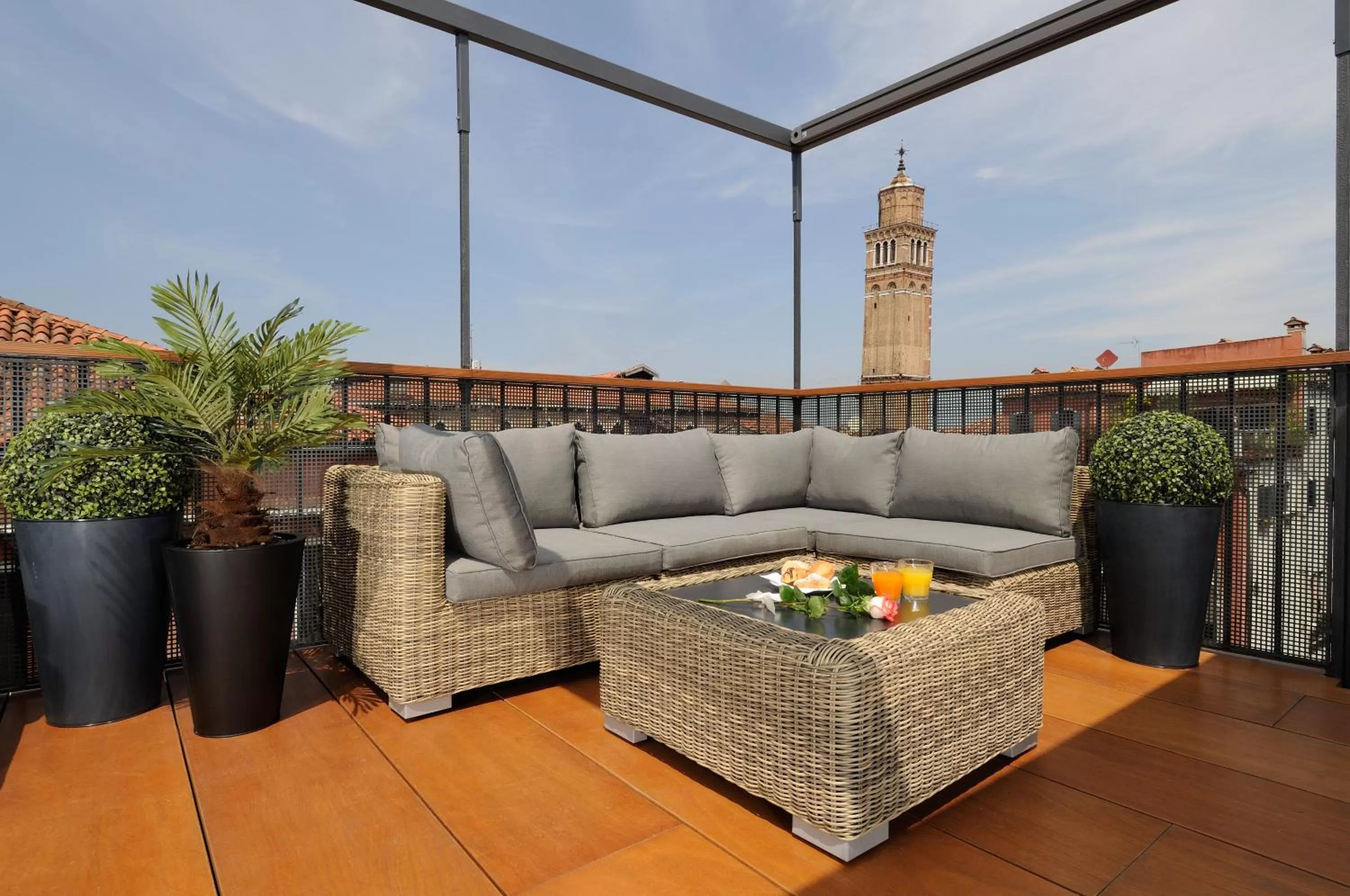 Bird's eye view in UNAHOTELS Ala Venezia-Adults 16