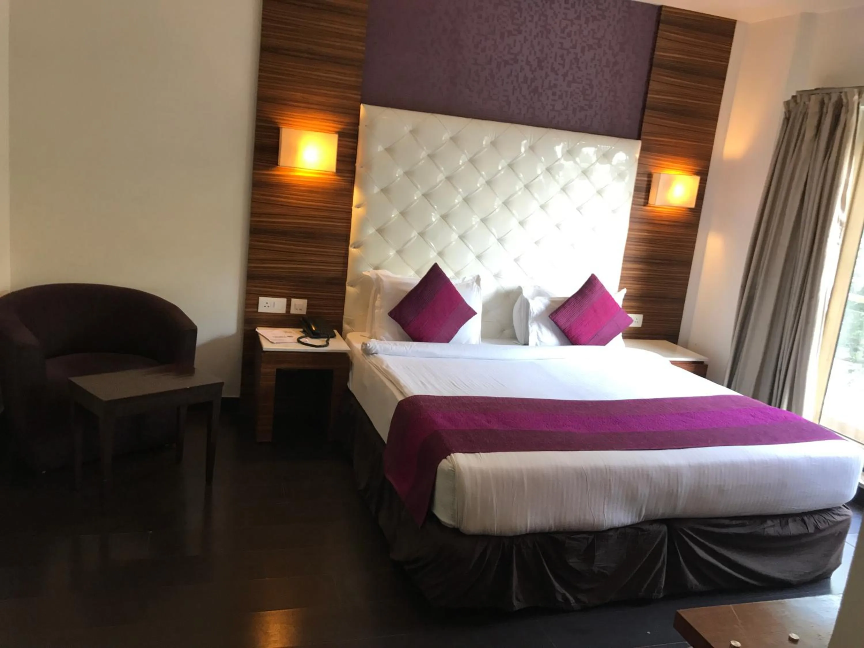 Property building, Bed in Hotel Ivory 32