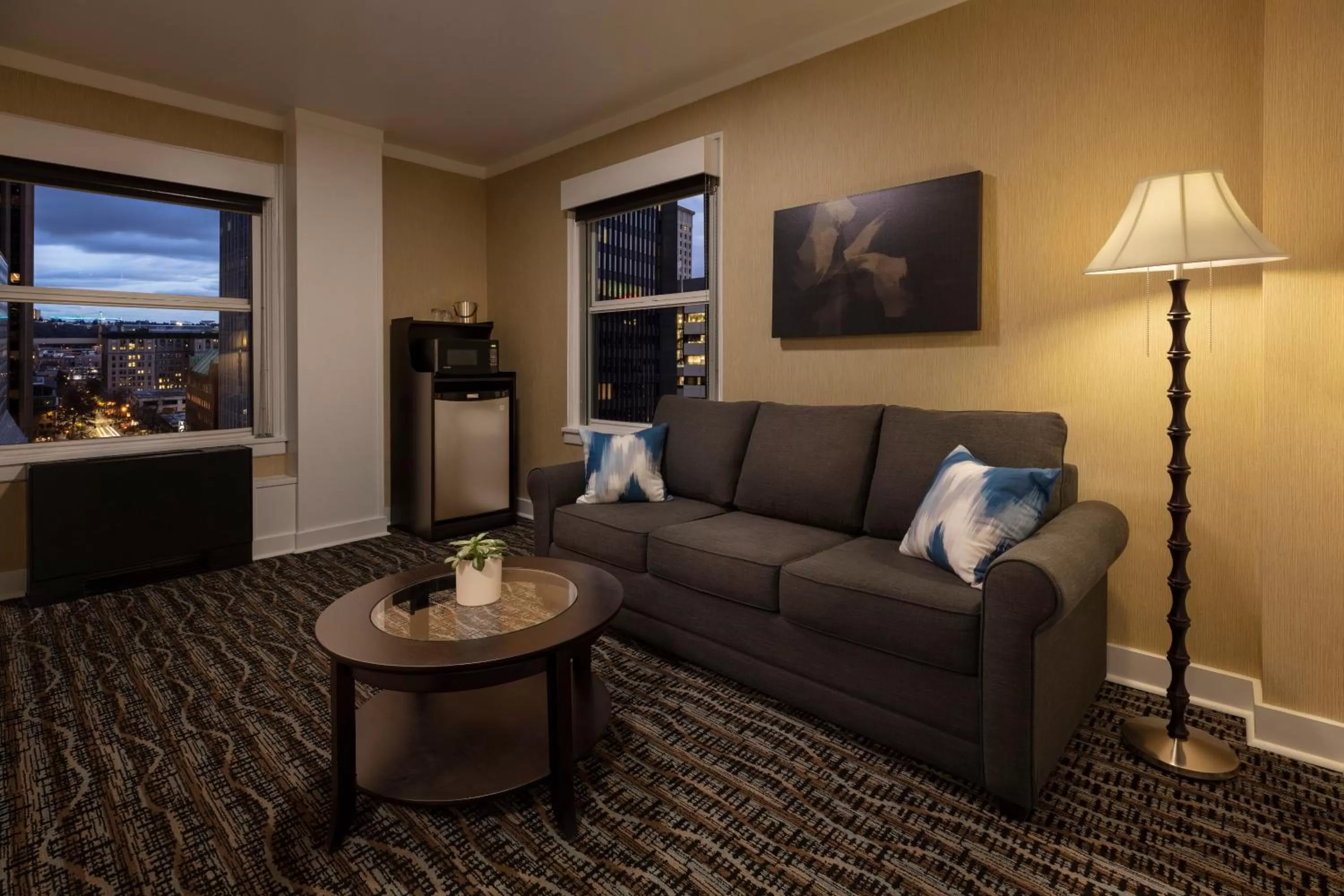 Living room in Executive Hotel Pacific