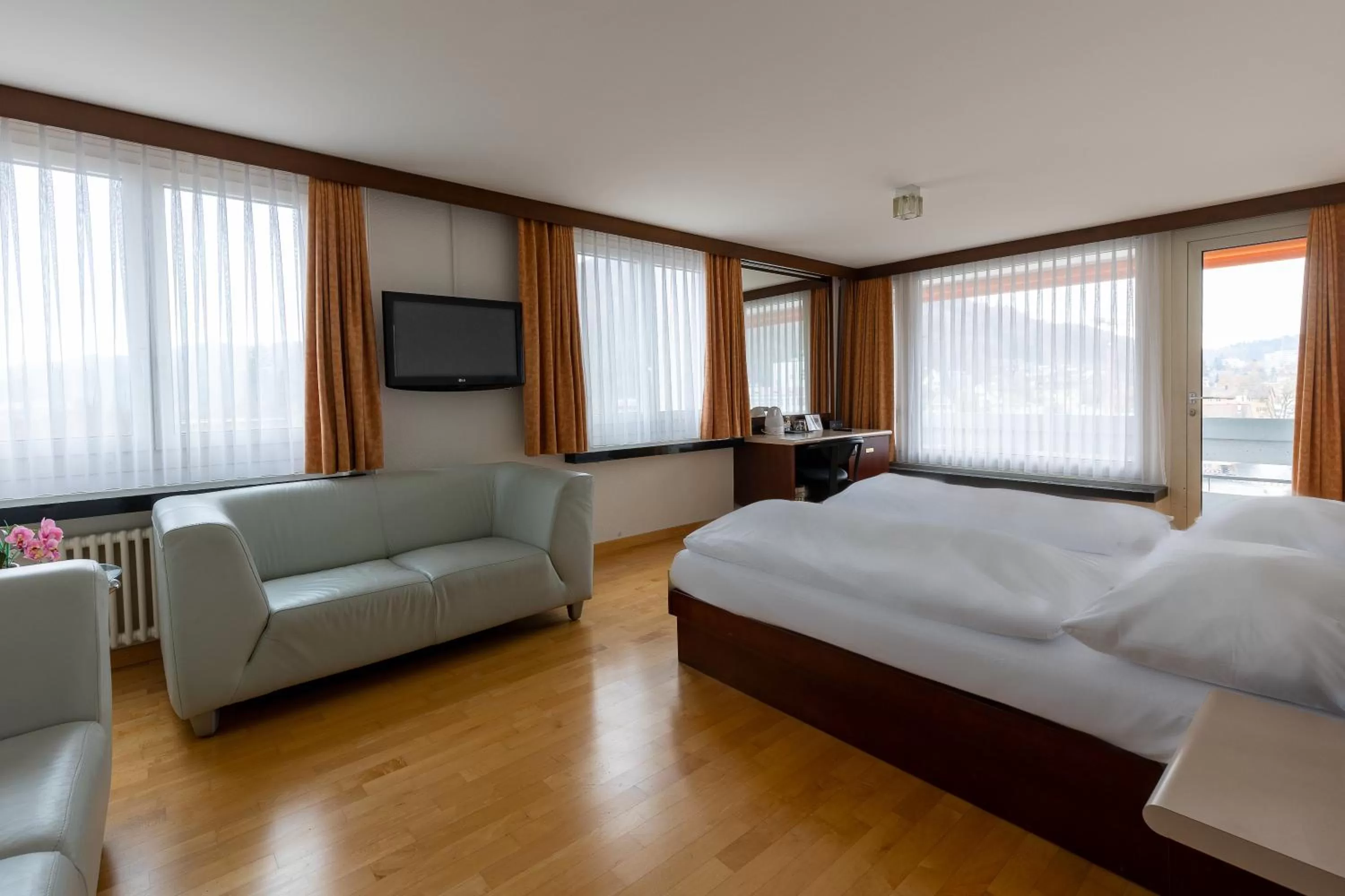 Photo of the whole room, Bed in Hotel Linde - 24h Self Check-in