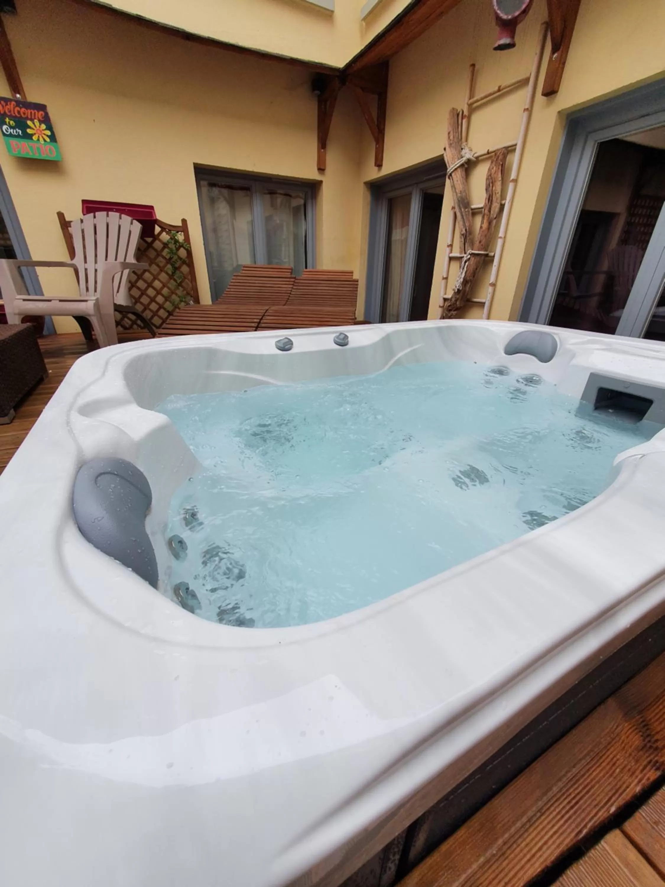 Hot Tub in Le Patio de Luchon