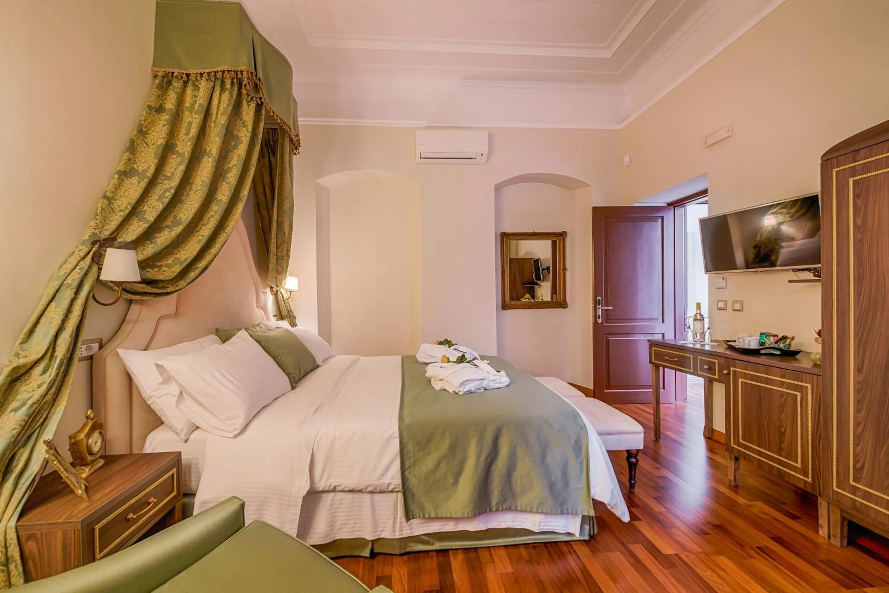 Photo of the whole room, Bed in Sperveri Boutique Hotel