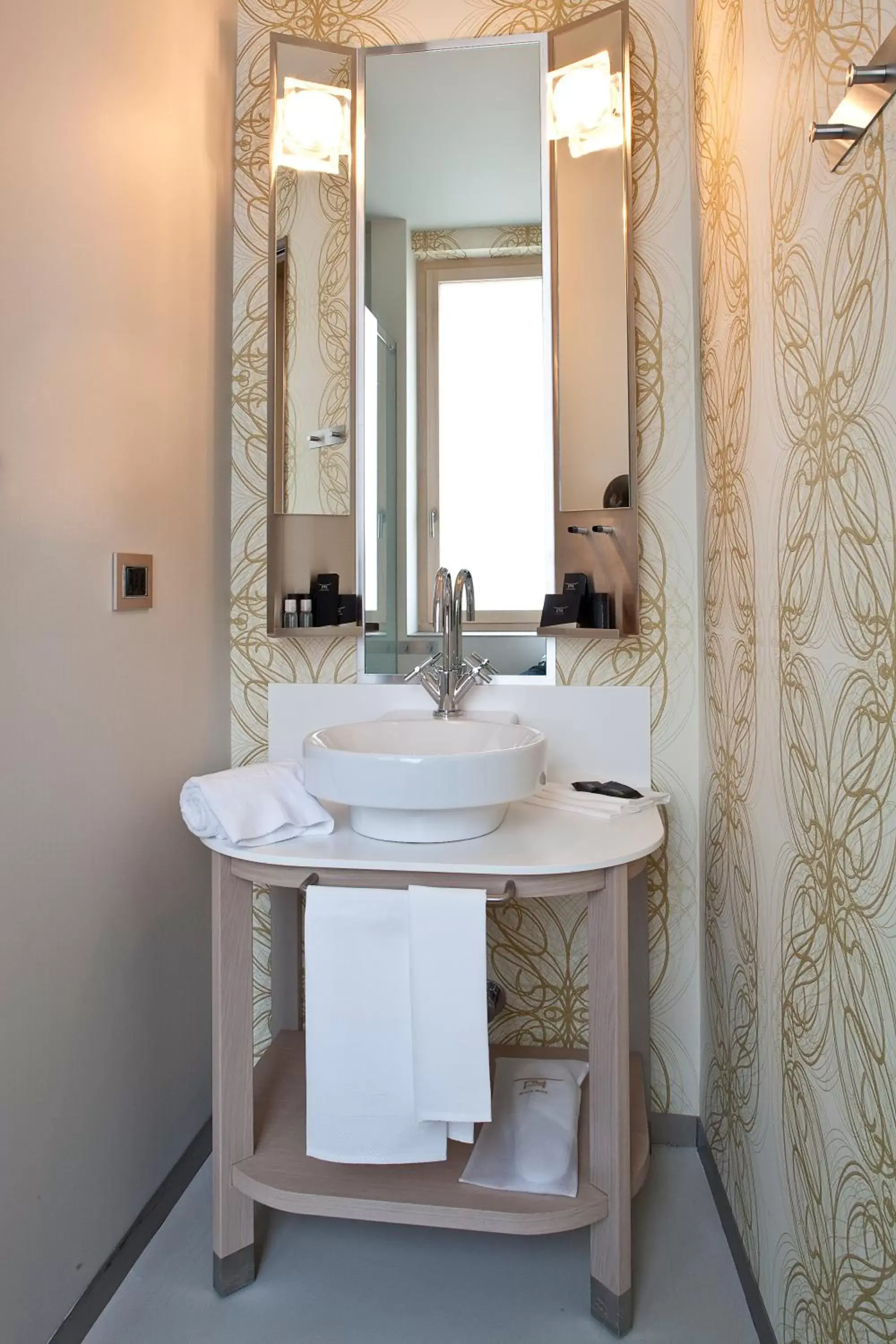 Classic Double Room in Nu Hotel Classic Double Room in Nu Hotel