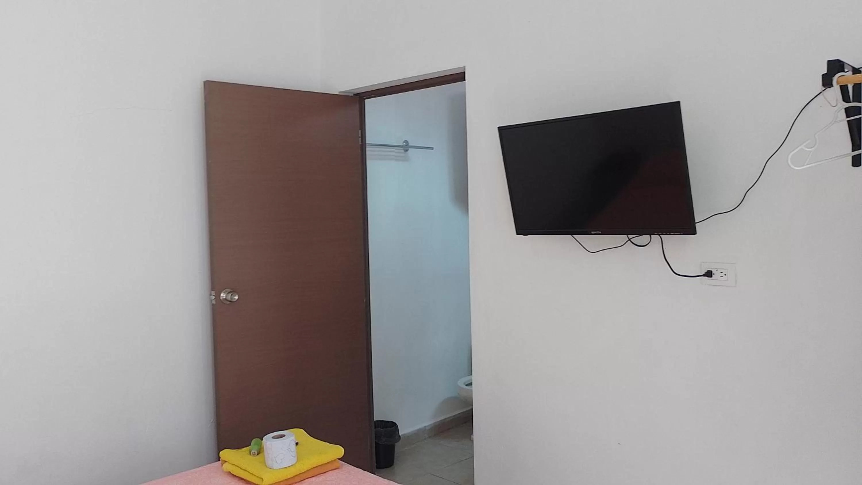 TV and multimedia, TV/Entertainment Center in Casa Rosanna