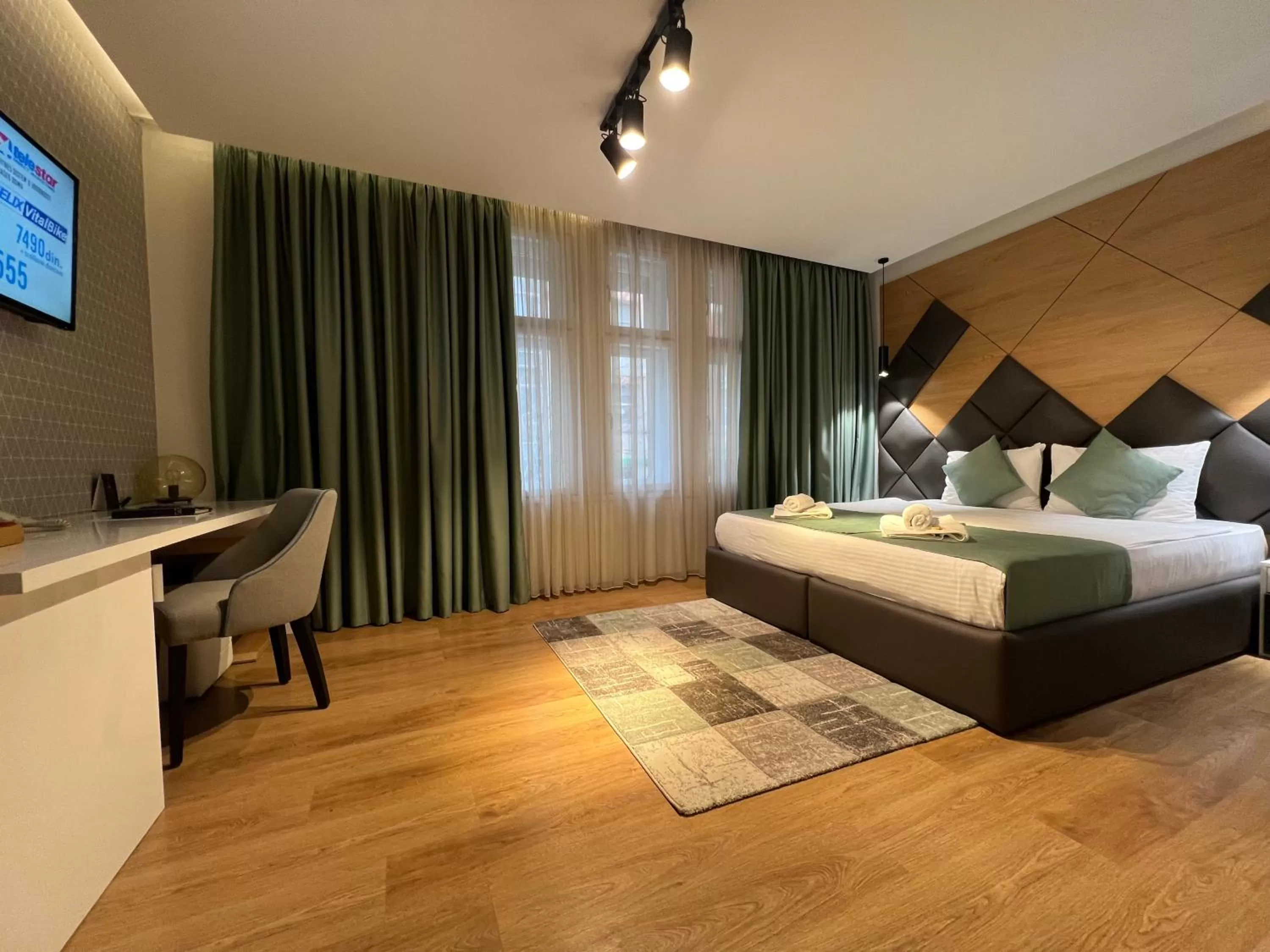 Bed in Capital Hotel Garni