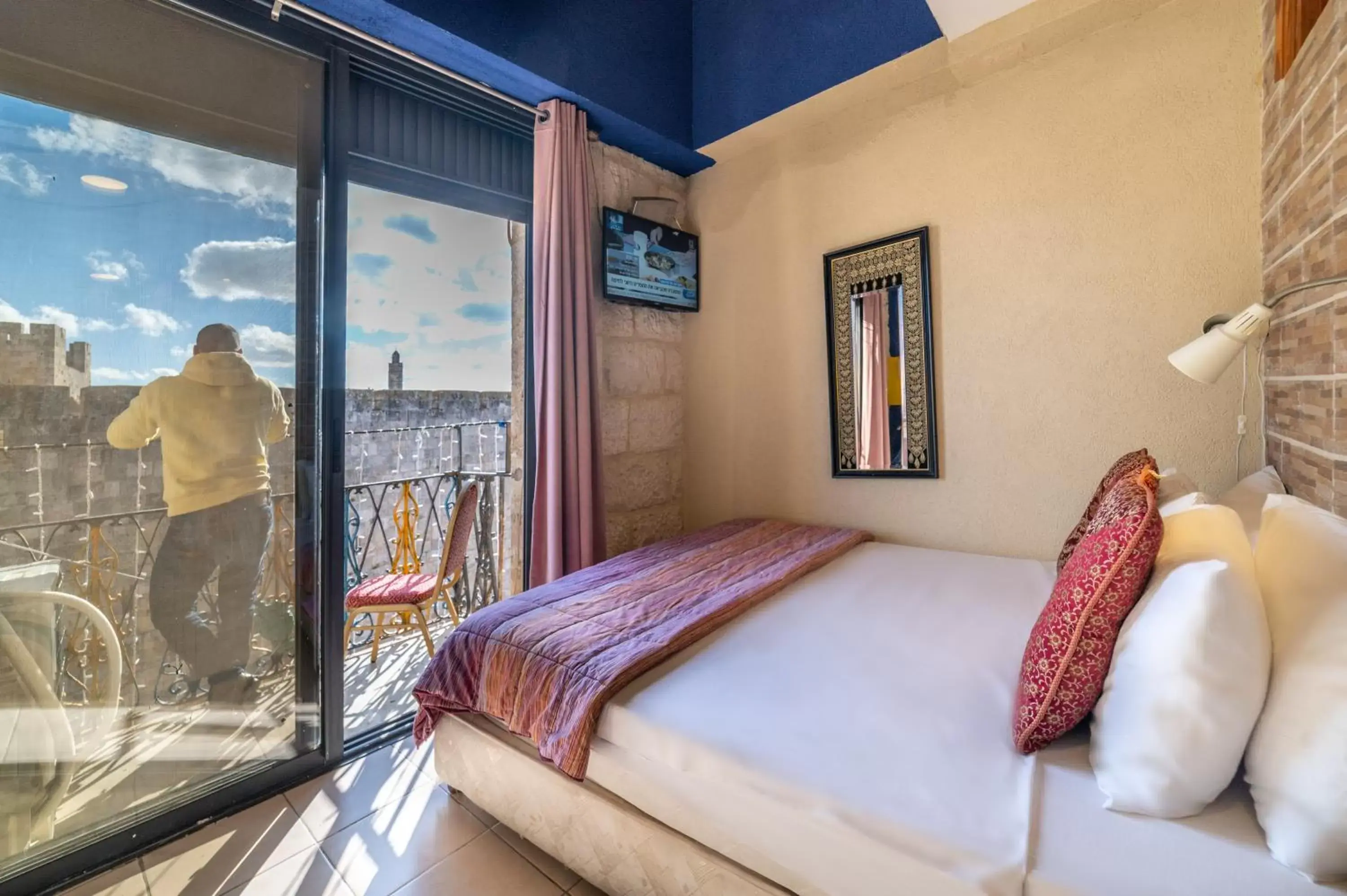 Double Room with Balcony in New Imperial Hotel Double Room with Balcony in New Imperial Hotel