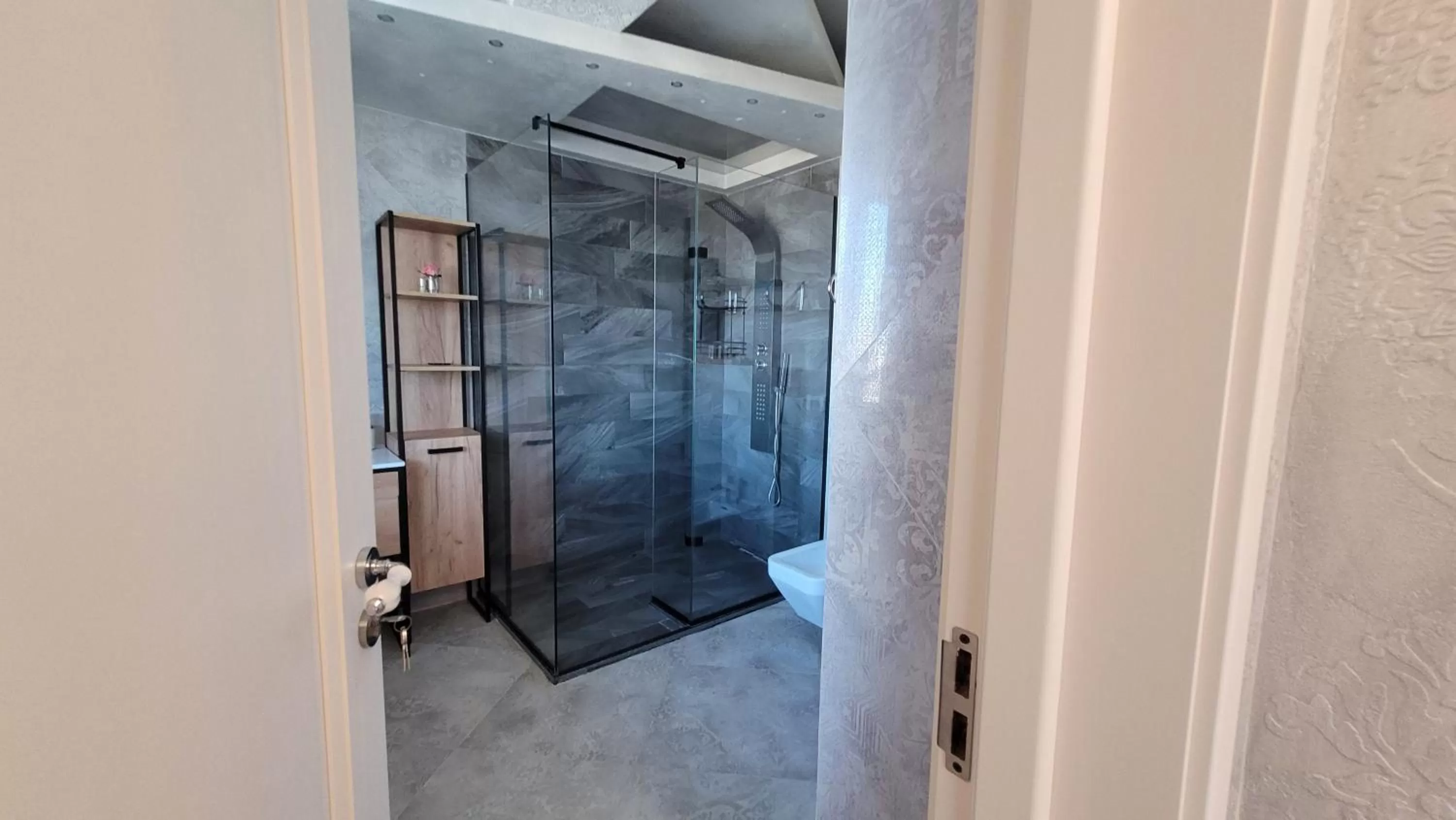 Shower, Bathroom in Terrace Suites Iasi
