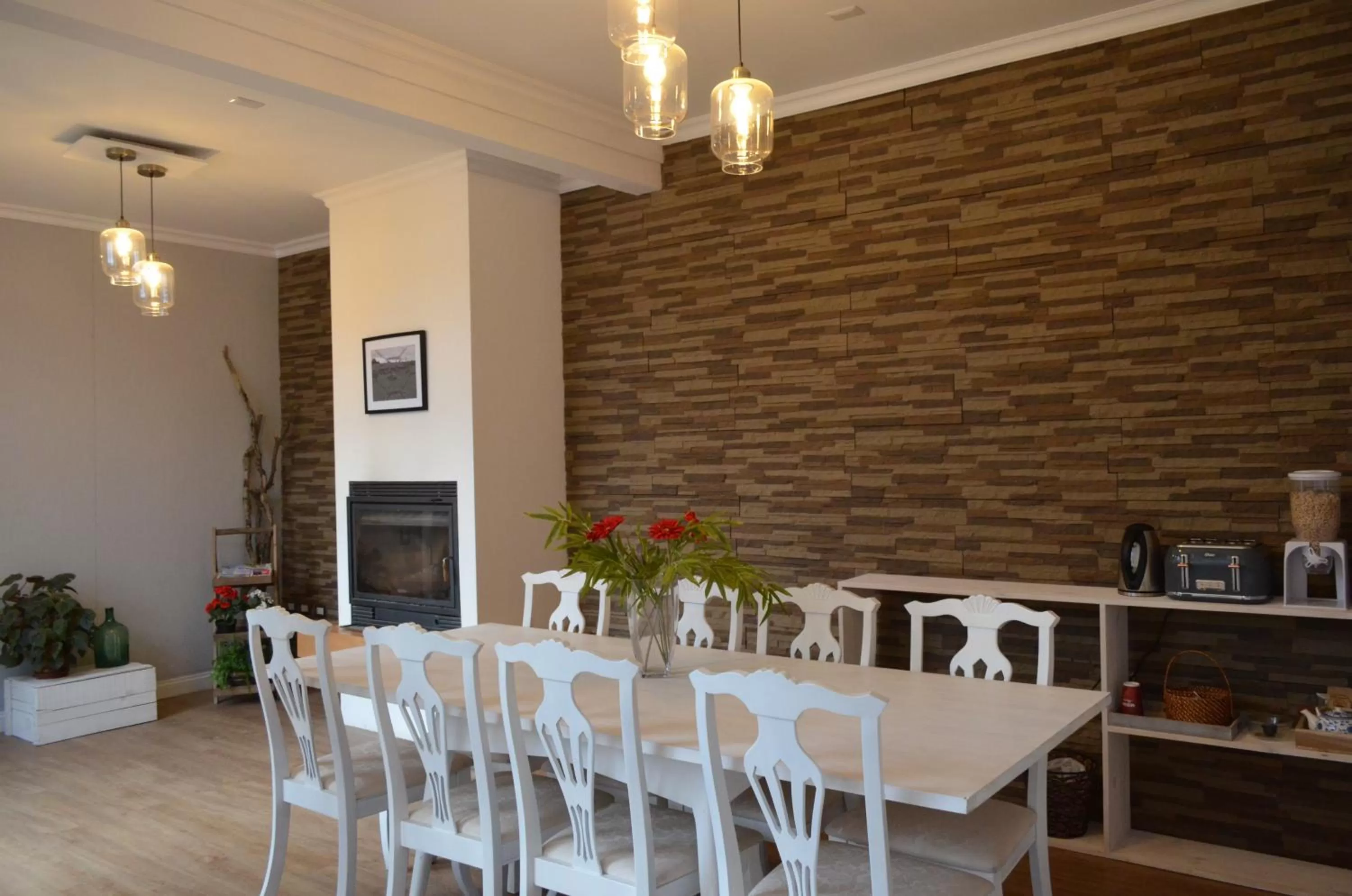 Dining area in Hostal Boutique Puerta Roja