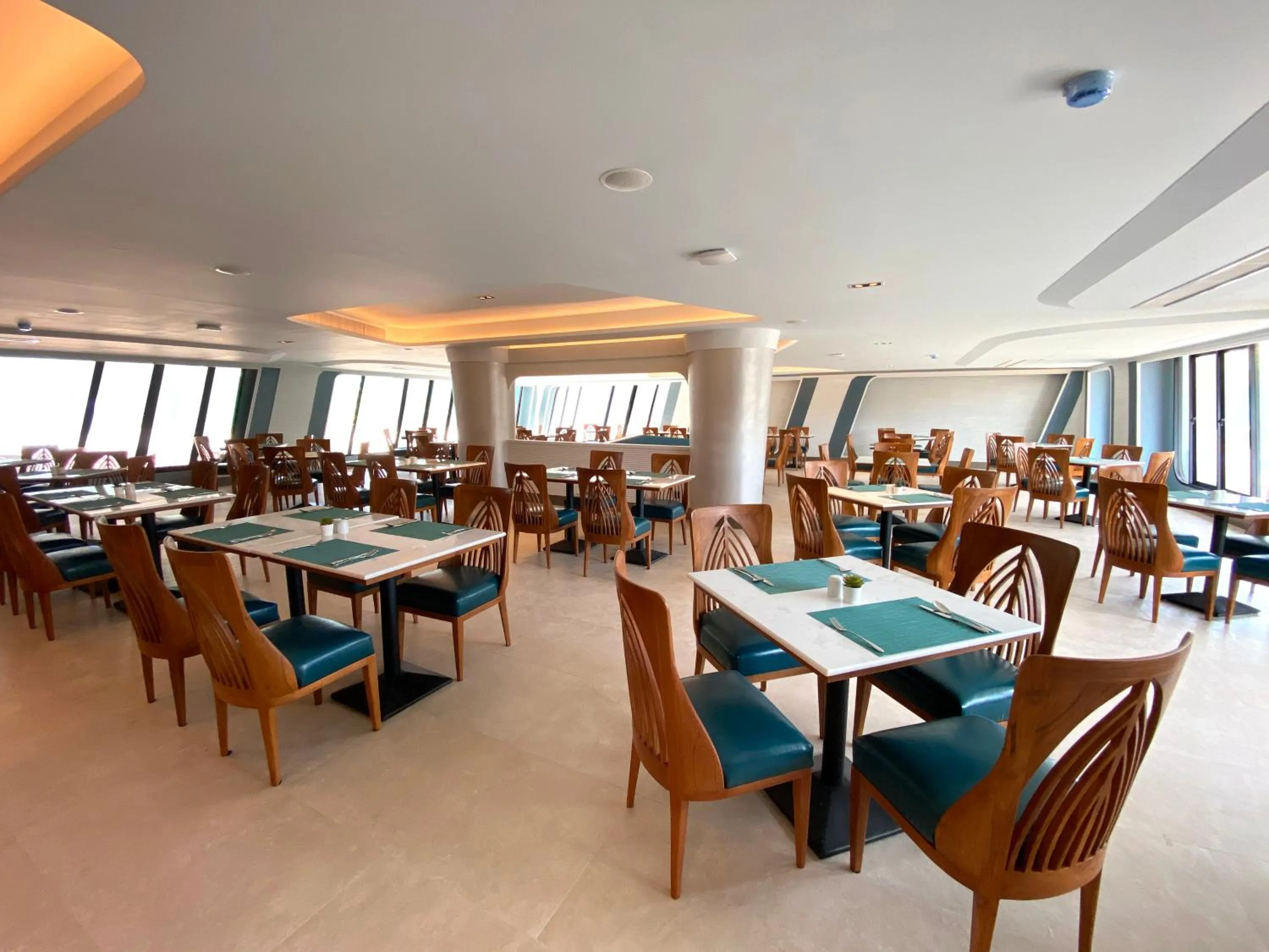 Restaurant/places to eat in The Oceanic Sportel Phuket - SHA Extra Plus