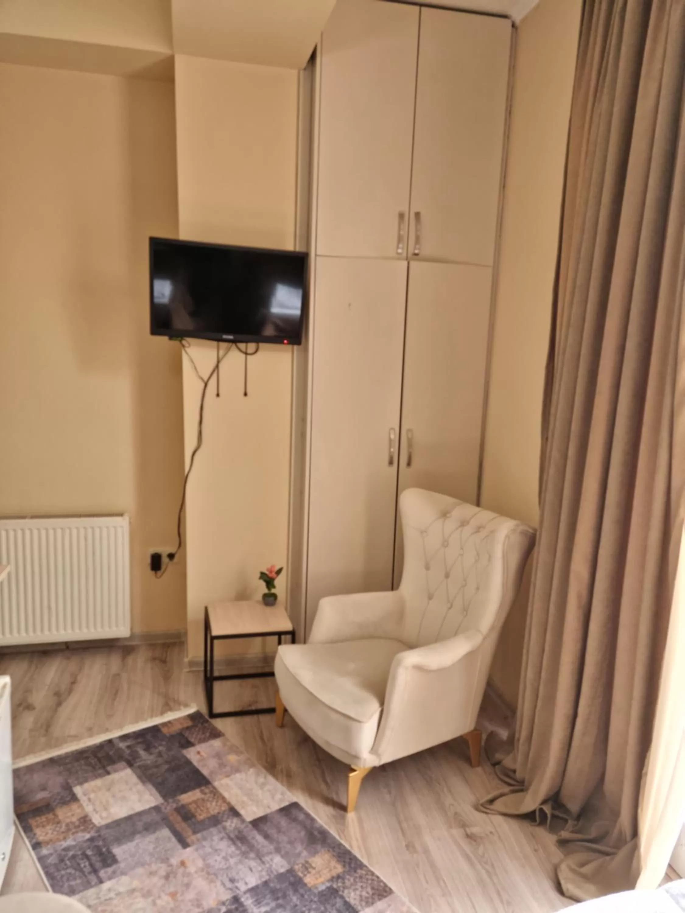 TV/Entertainment Center in Shatell