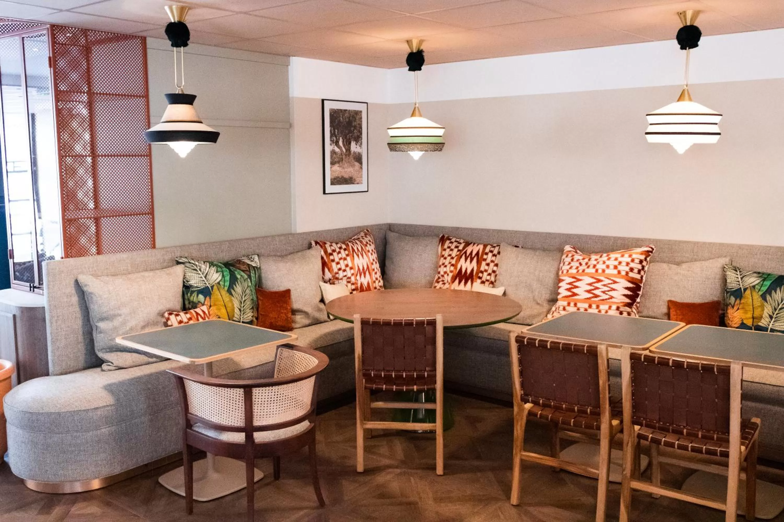 Restaurant/places to eat in Novotel Suites Nice Airport