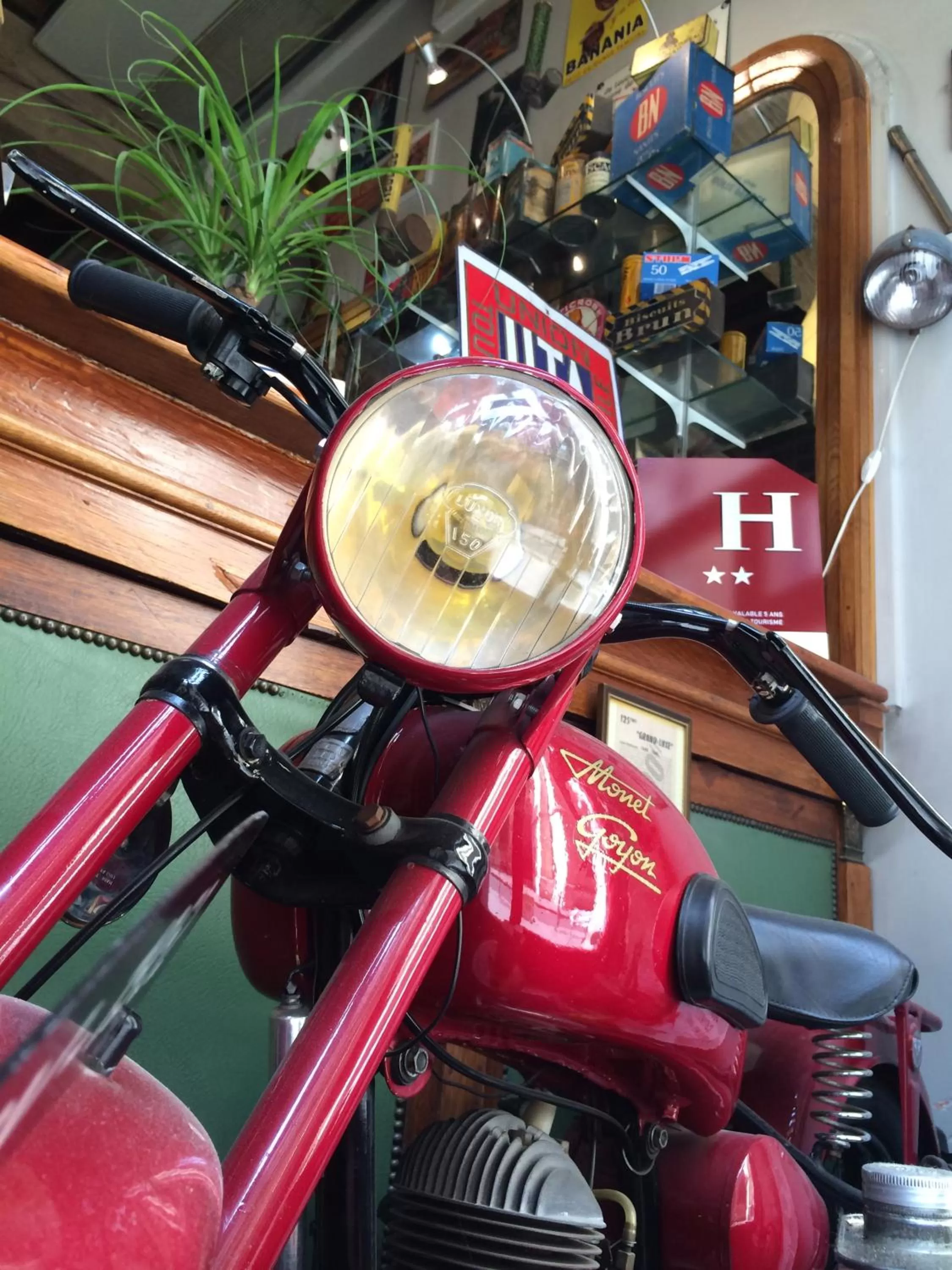 Lounge or bar in Hôtel Le Boulevardier