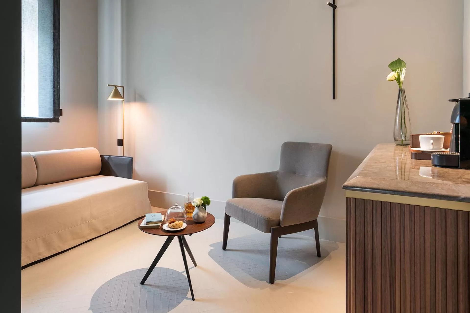 Living room, Bed in Byssus Suites