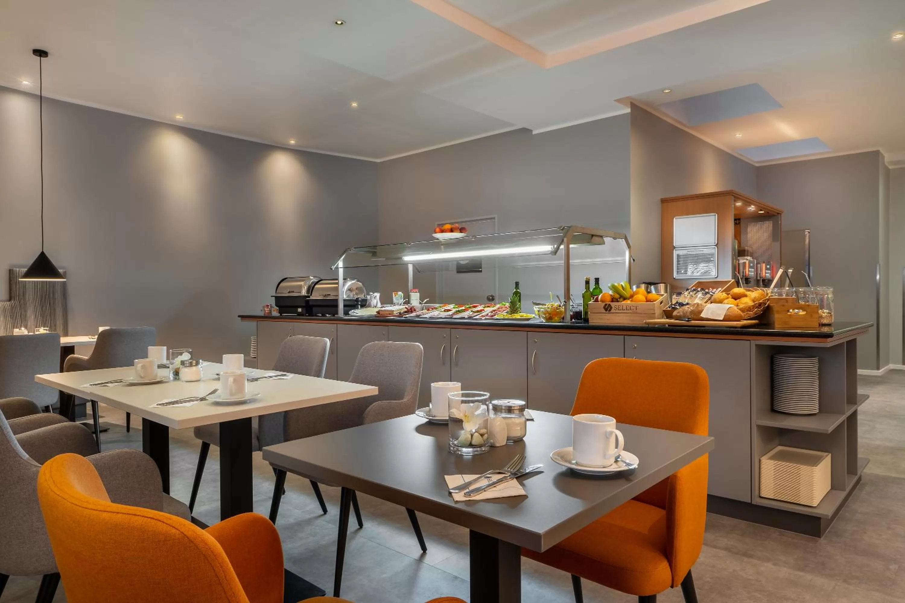 Restaurant/places to eat in Garner Hotel Wiesbaden City by IHG