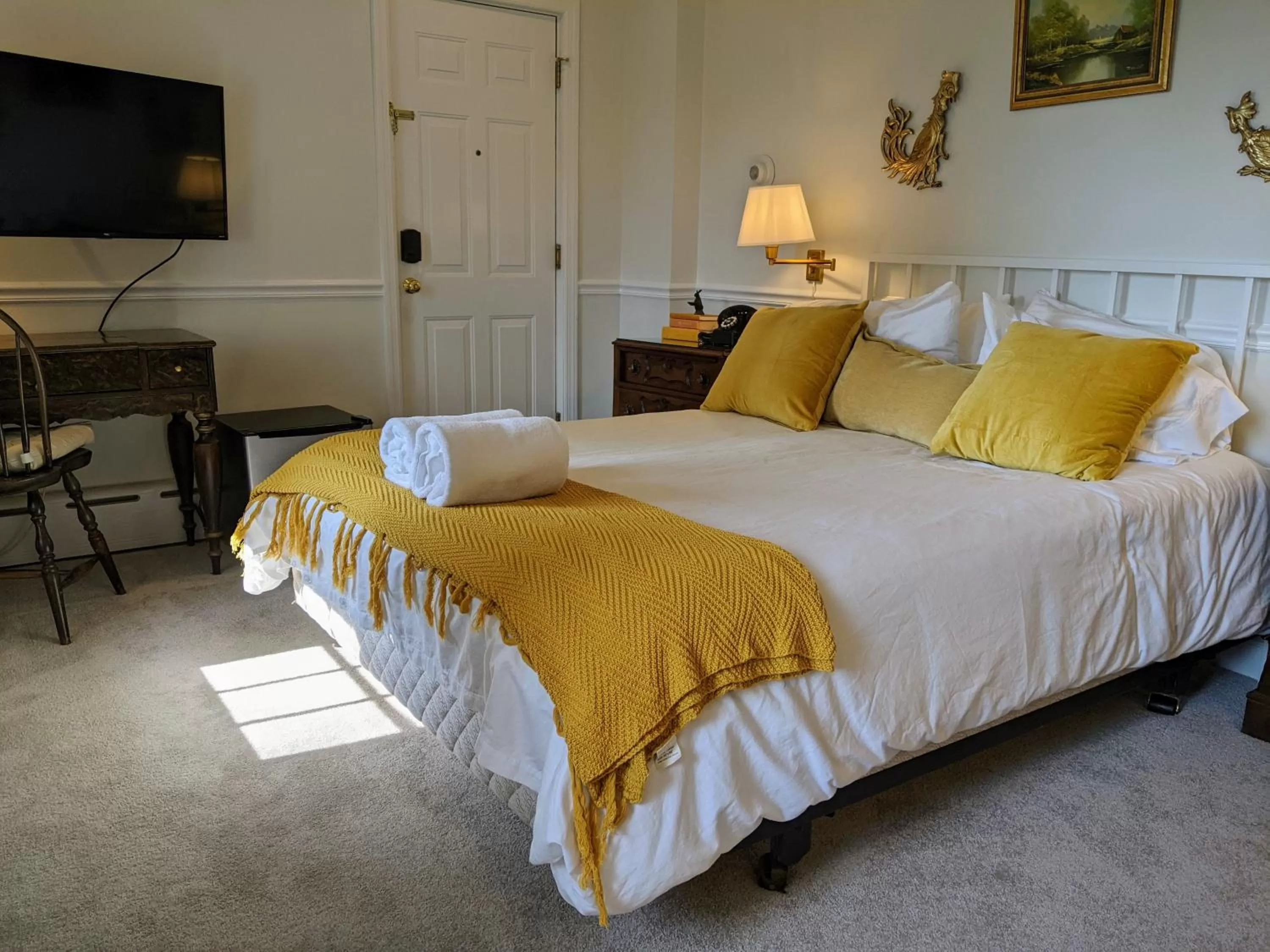 Bed in Stanton House Inn