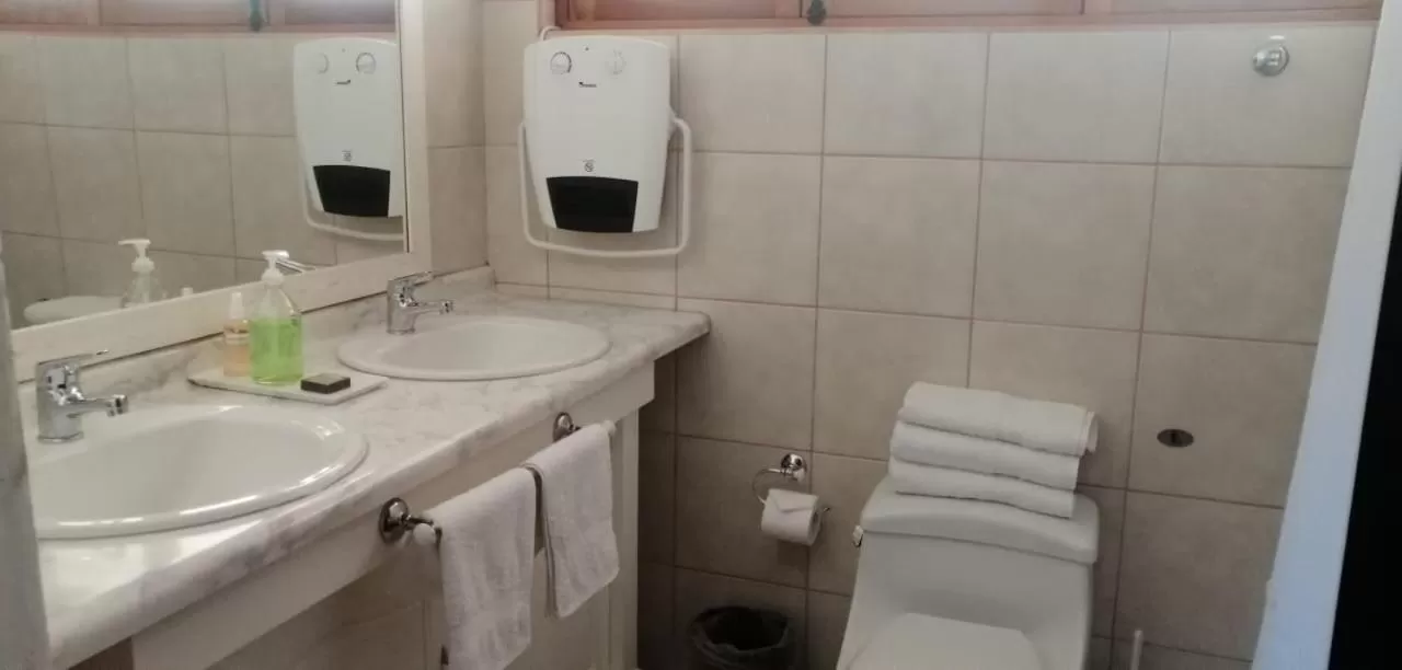 Bathroom in Calfu Lodge