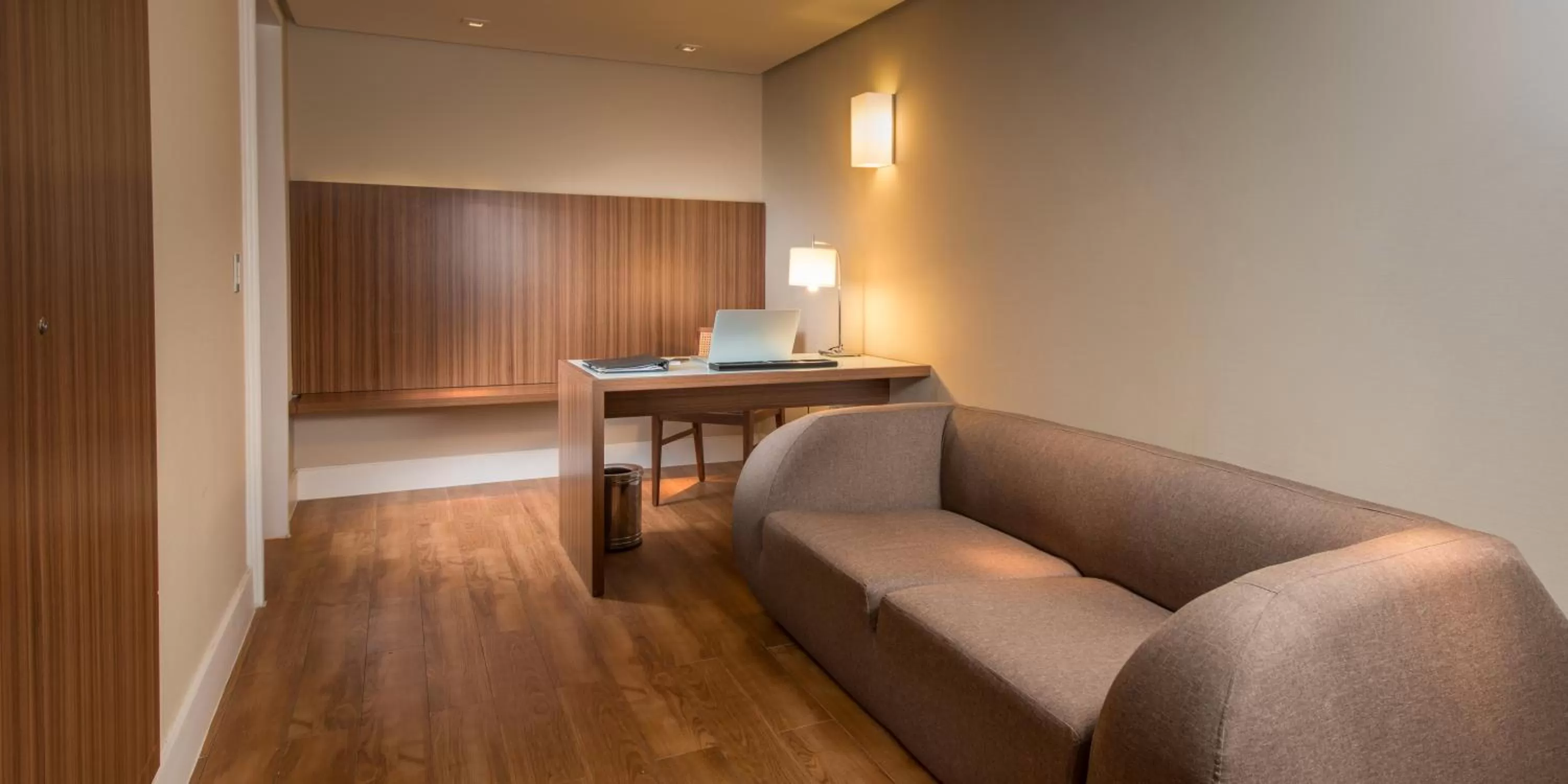 Photo of the whole room in Hotel Gran Marquise