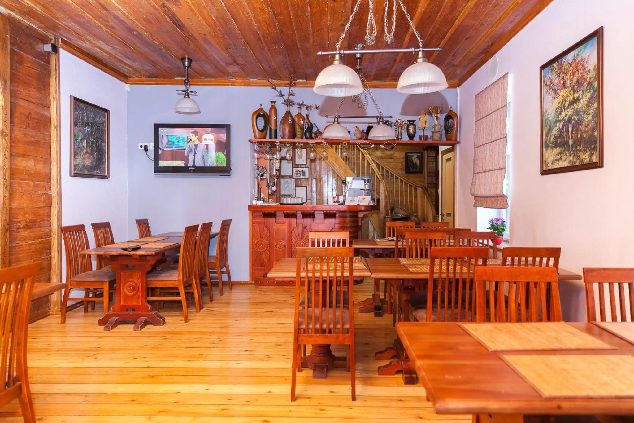 Restaurant/places to eat in Sunset Hotel