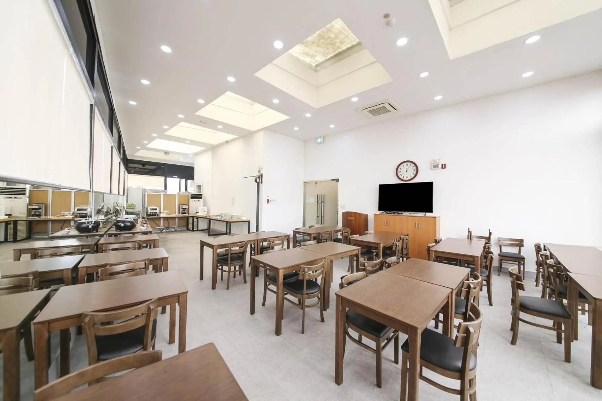 Restaurant/places to eat in Benikea hotel