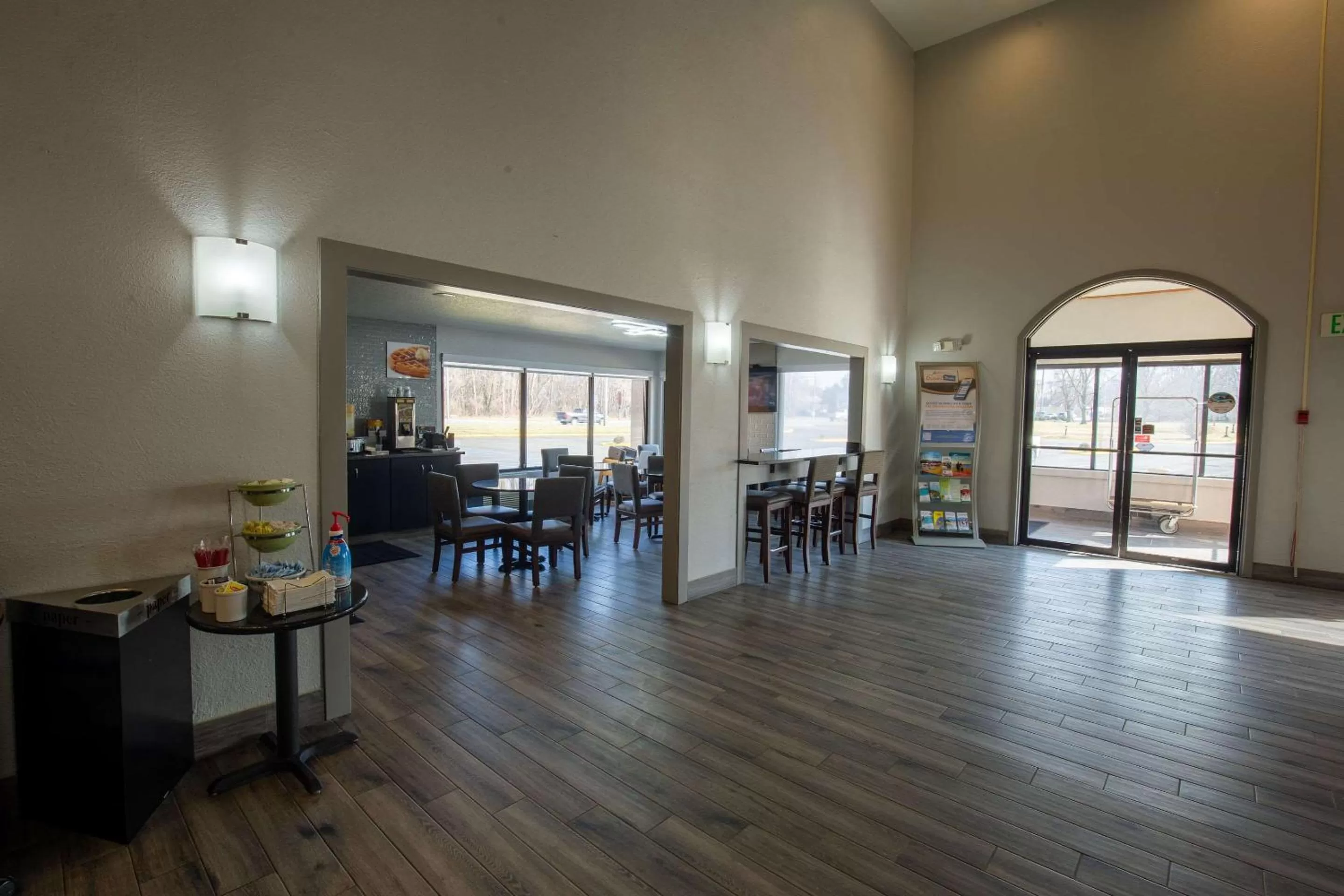 Breakfast in Quality Inn & Suites Portage Central