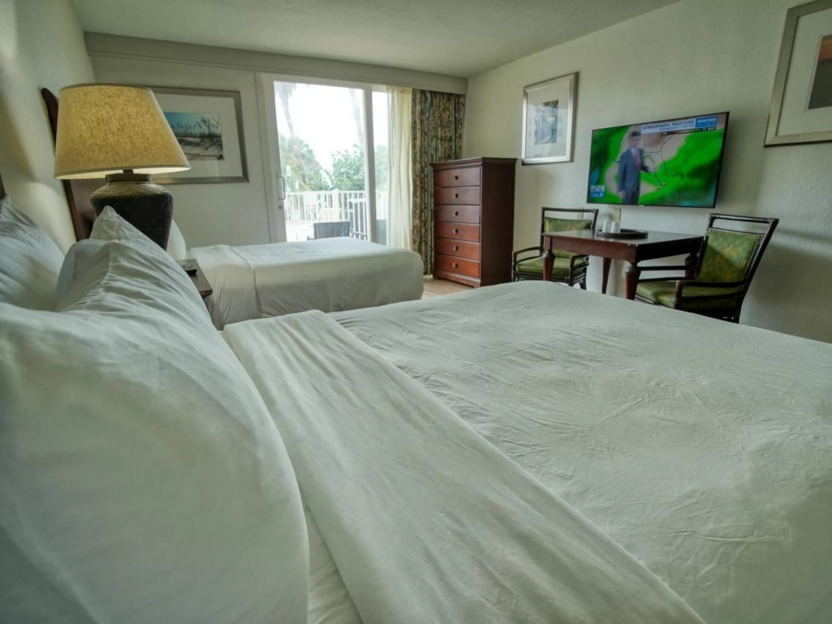 TV and multimedia, Bed in Treasure Island Hotel and Marina
