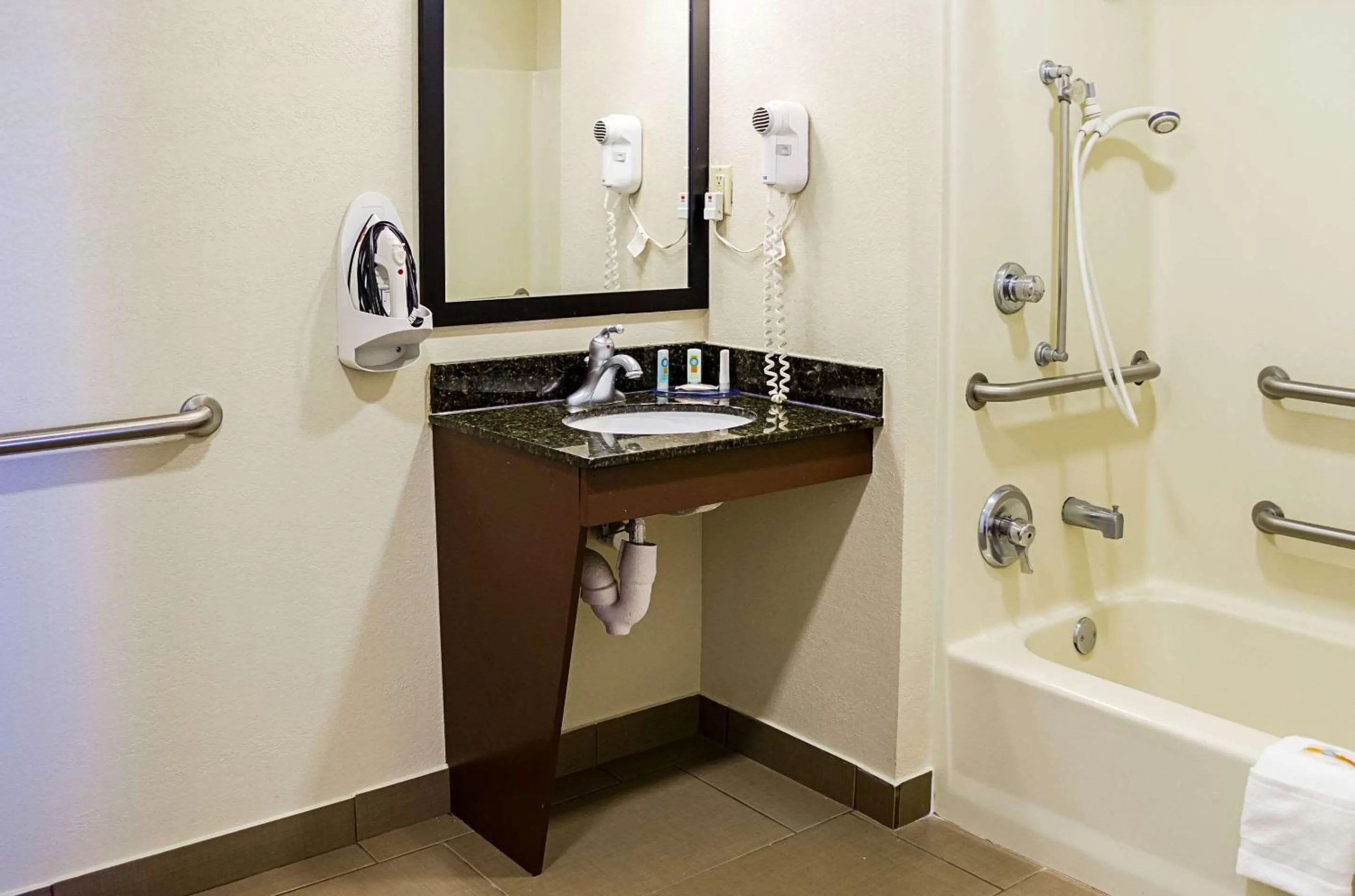 Bathroom in Quality Inn Vicksburg