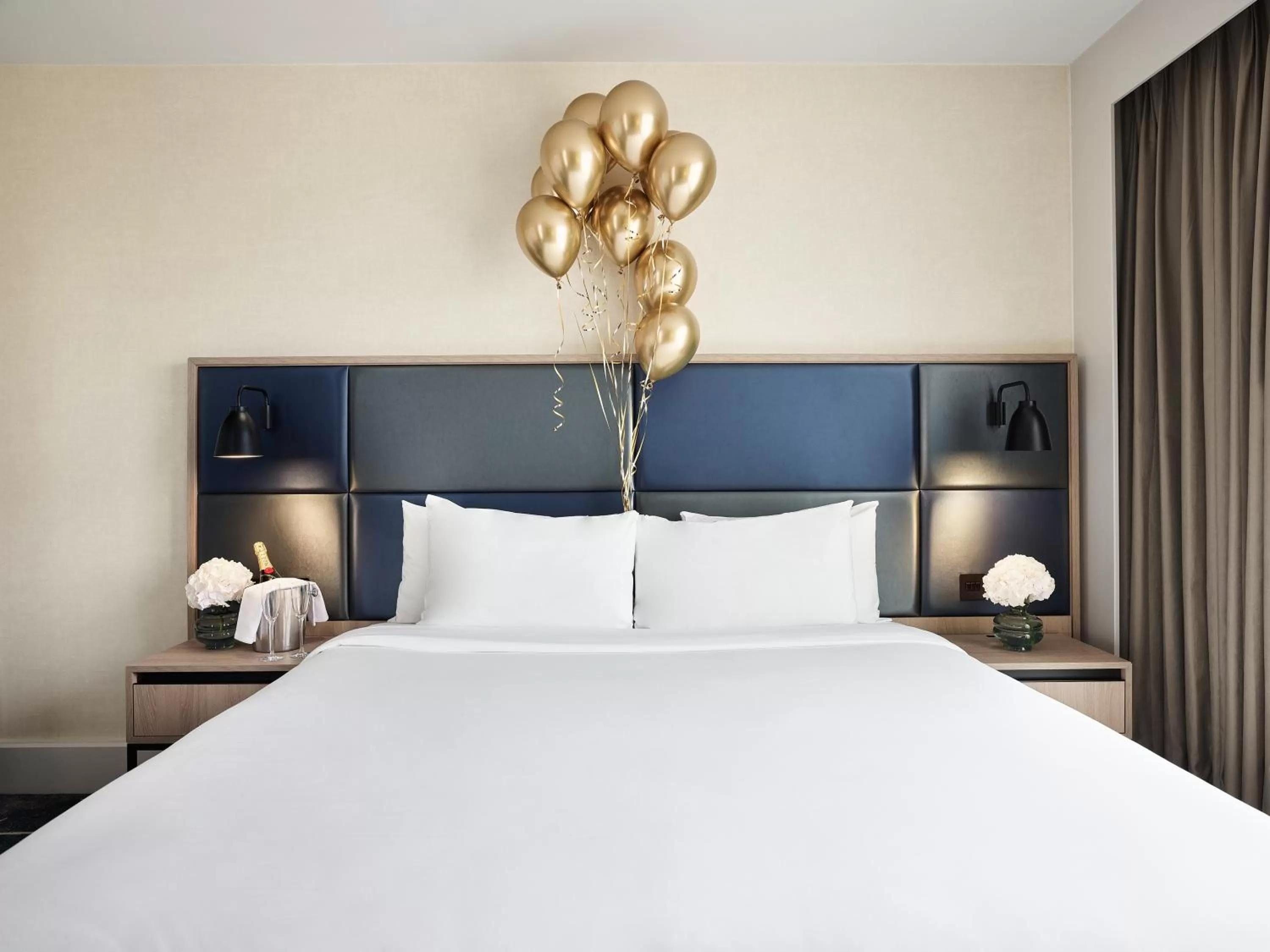 Bed in Hyatt Regency Manchester