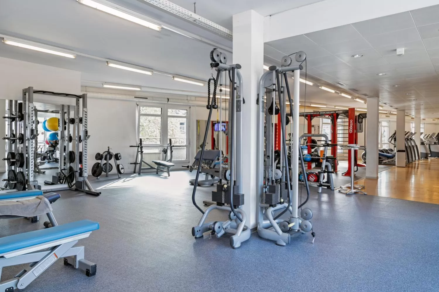 Fitness centre/facilities in Central Plaza