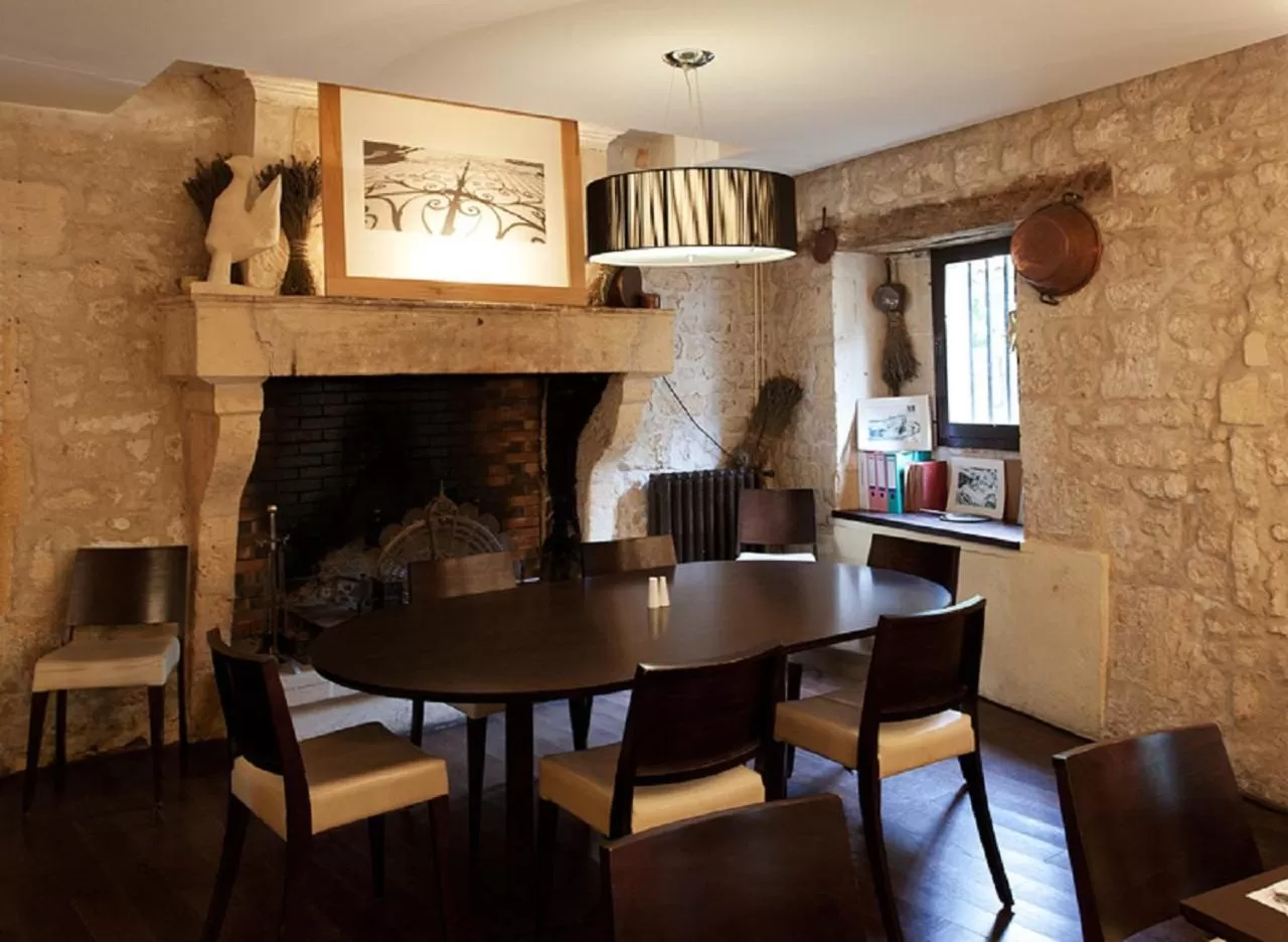 Restaurant/places to eat in Hostellerie du Coq d'Or