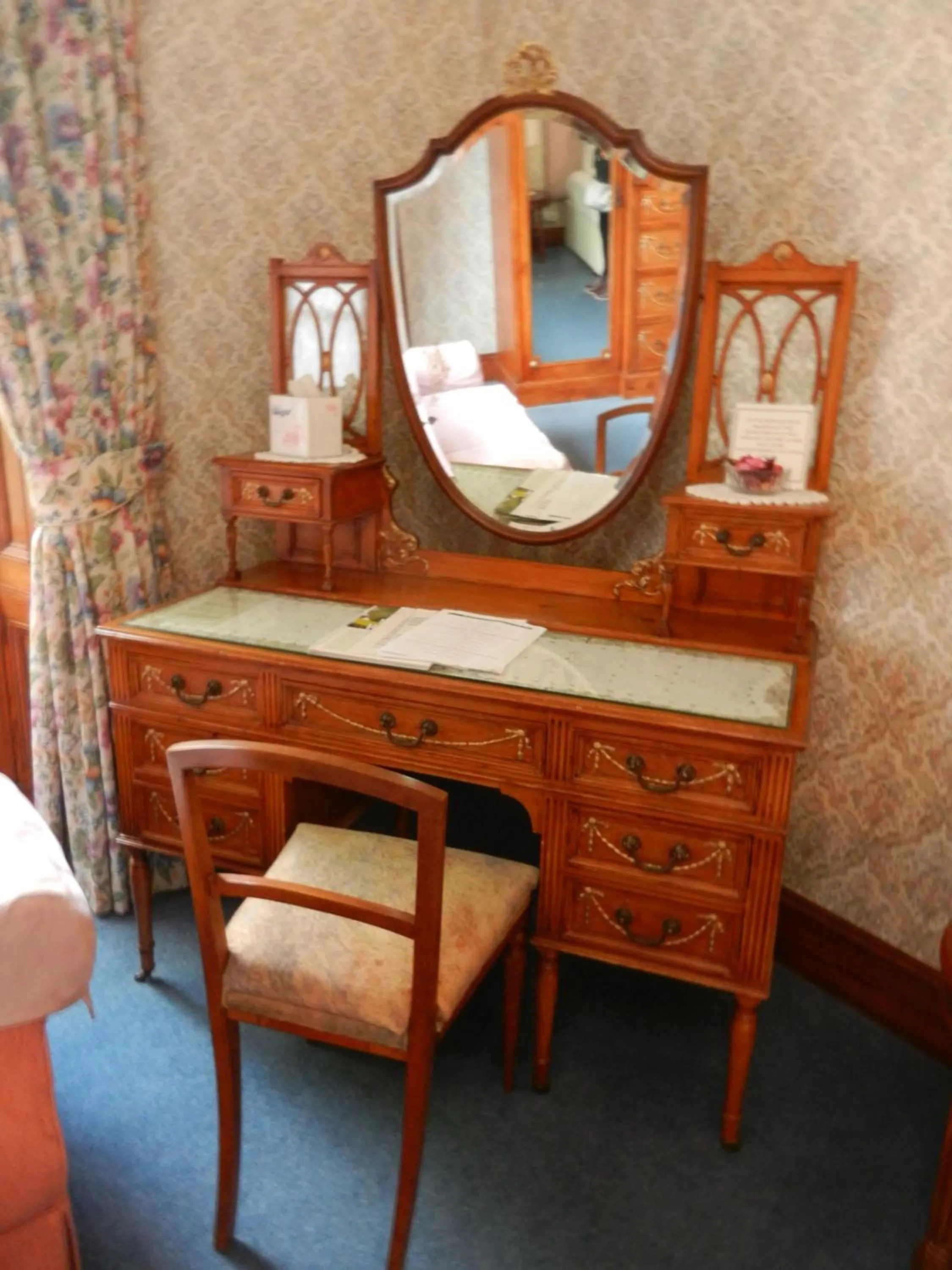 Seating area in Mansfield Castle Hotel