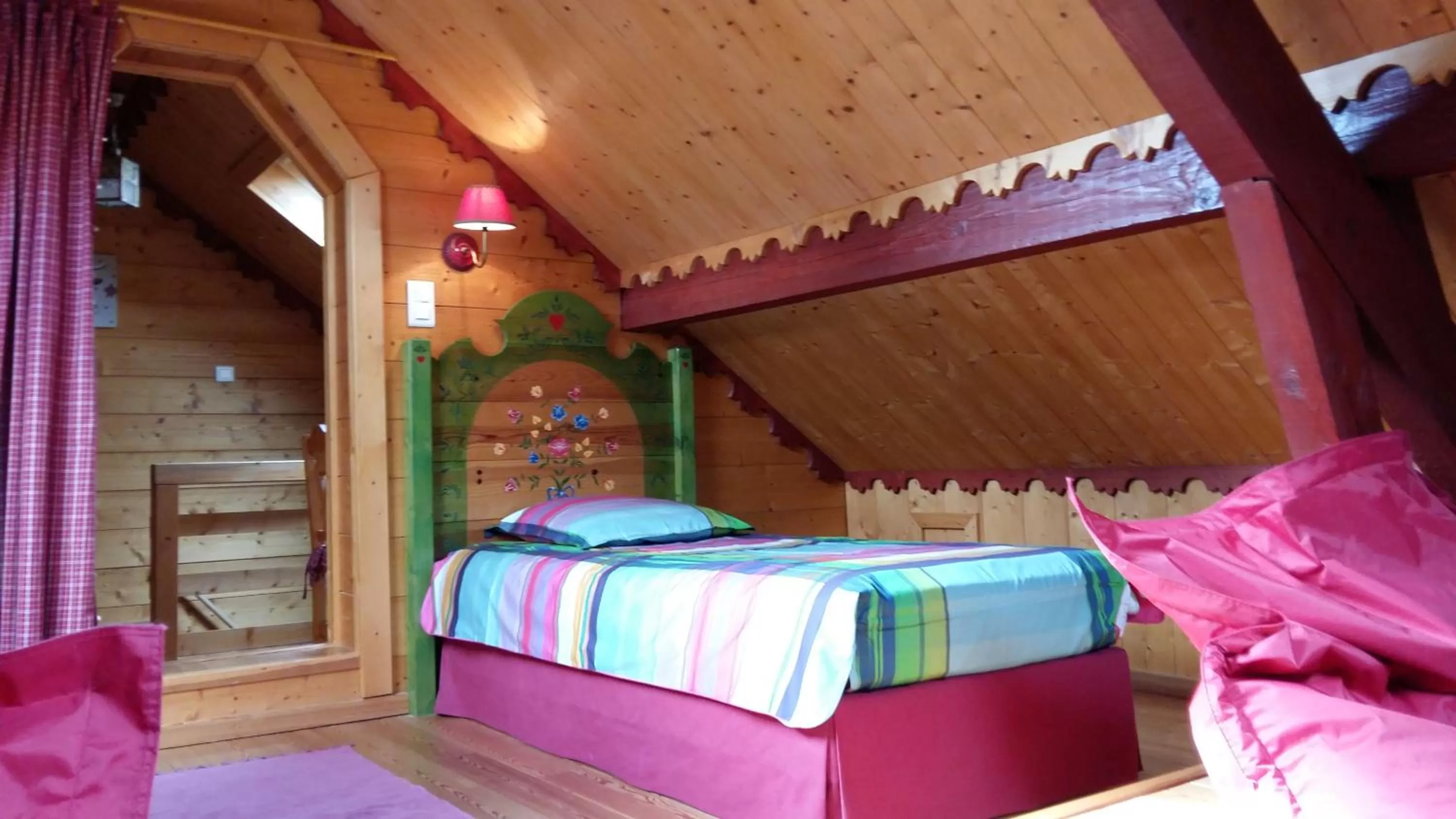 Photo of the whole room, Bed in Les Loges Du Parc