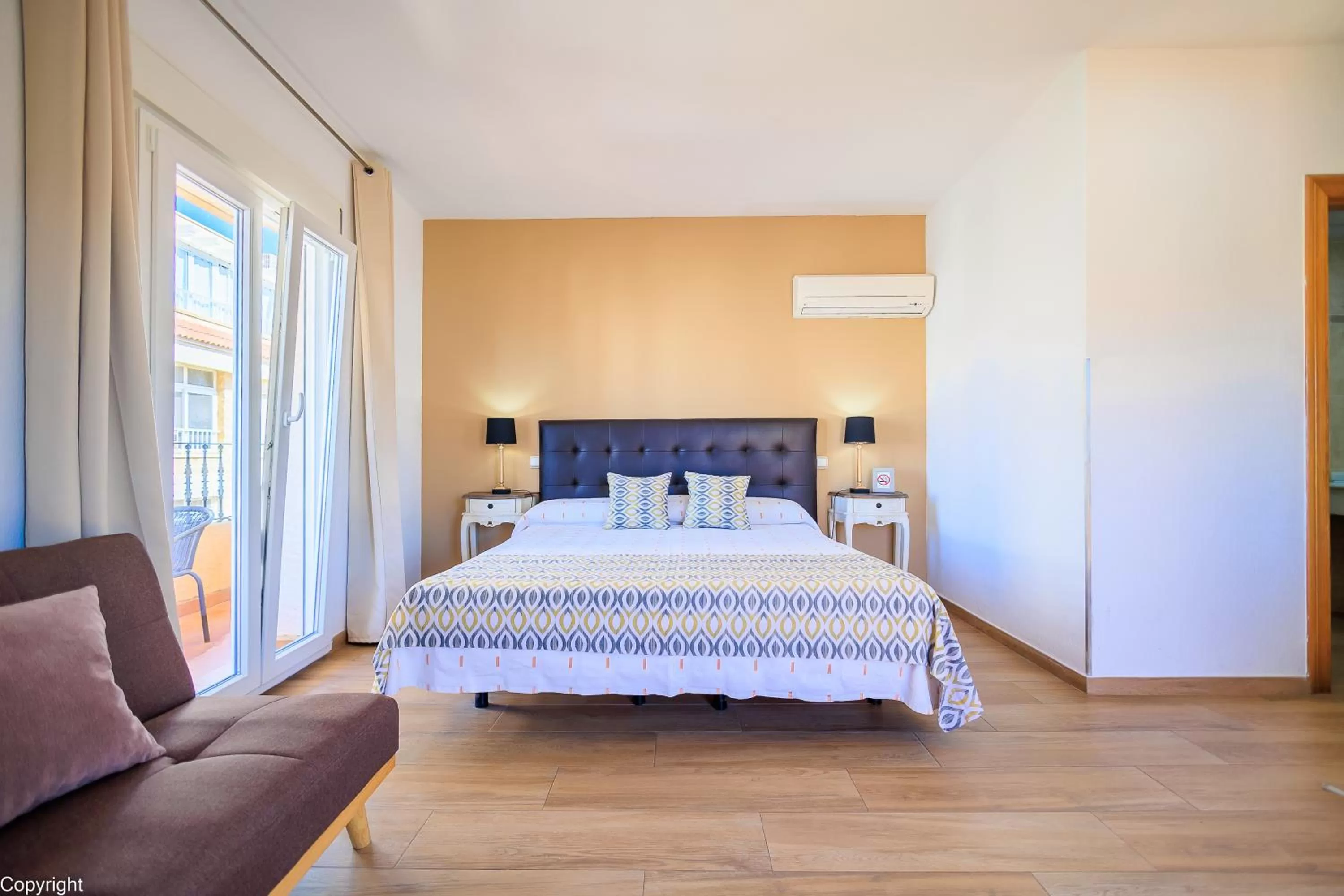 Bedroom, Bed in Hotel Madrid