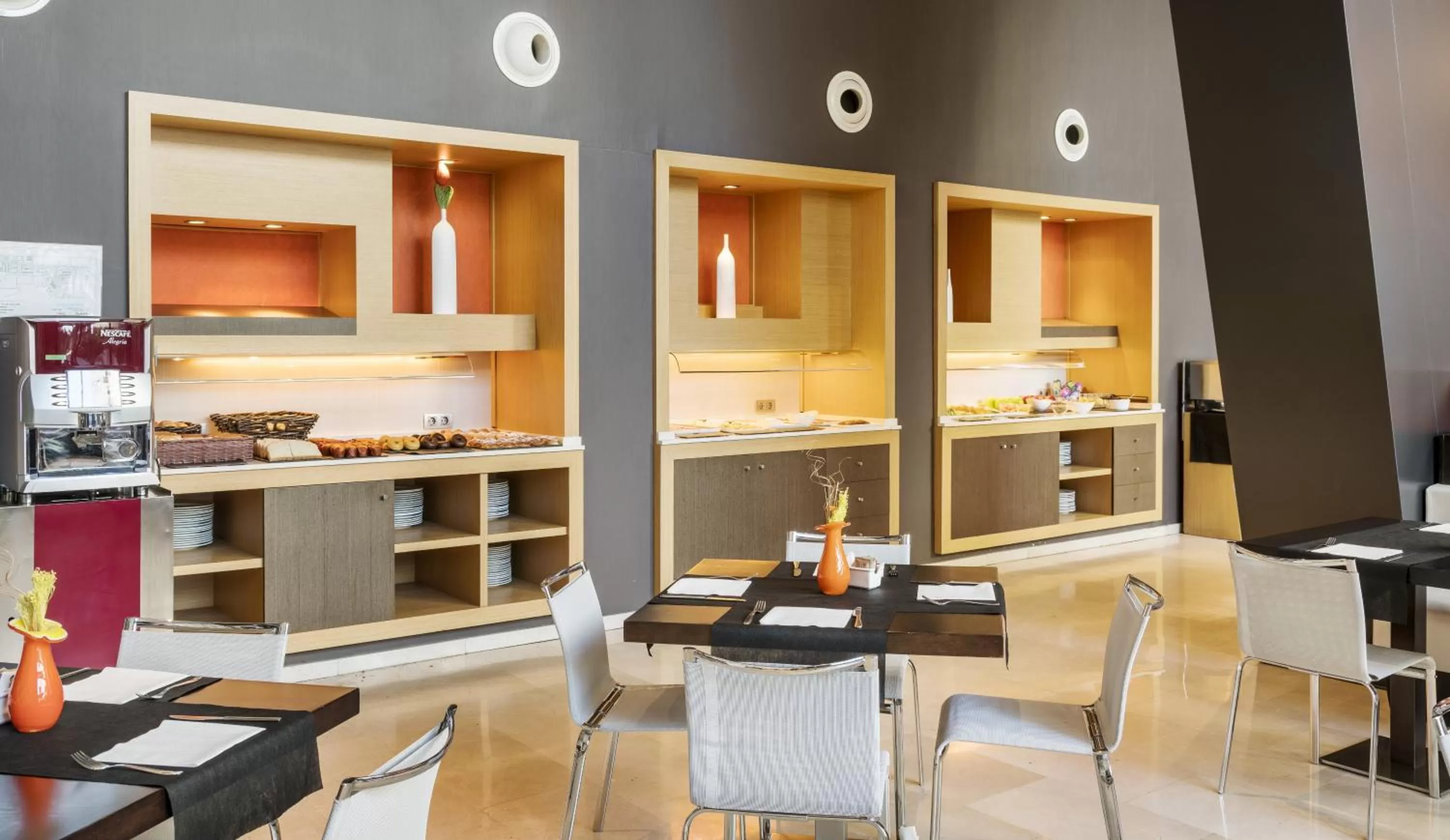 Continental breakfast in Ilunion Aqua 3