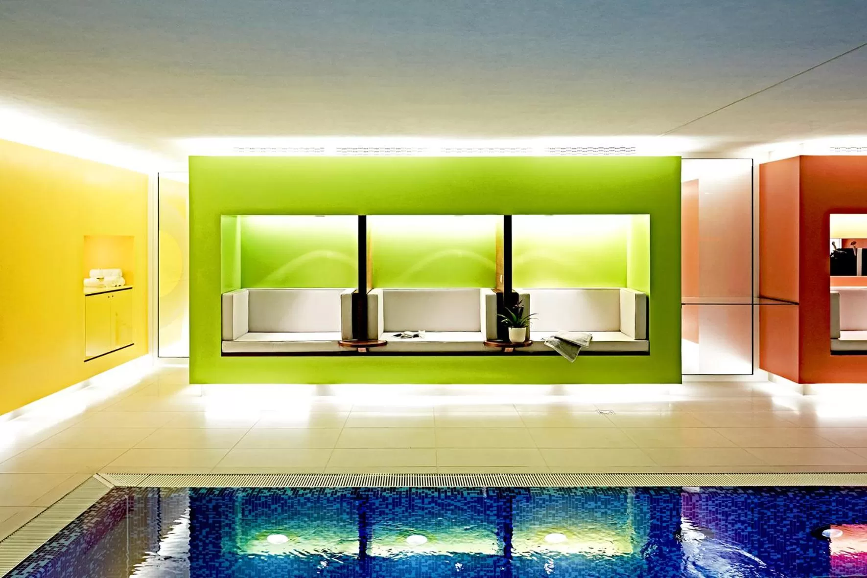 Swimming pool in SIDE, Hamburg, a Member of Design Hotels
