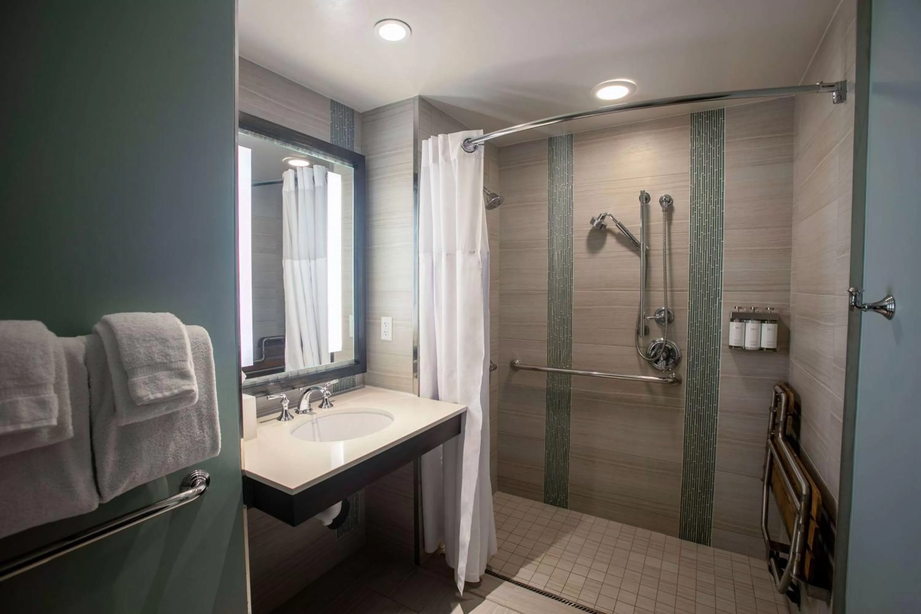 TV and multimedia in Wyndham Grand Jupiter at Harbourside Place