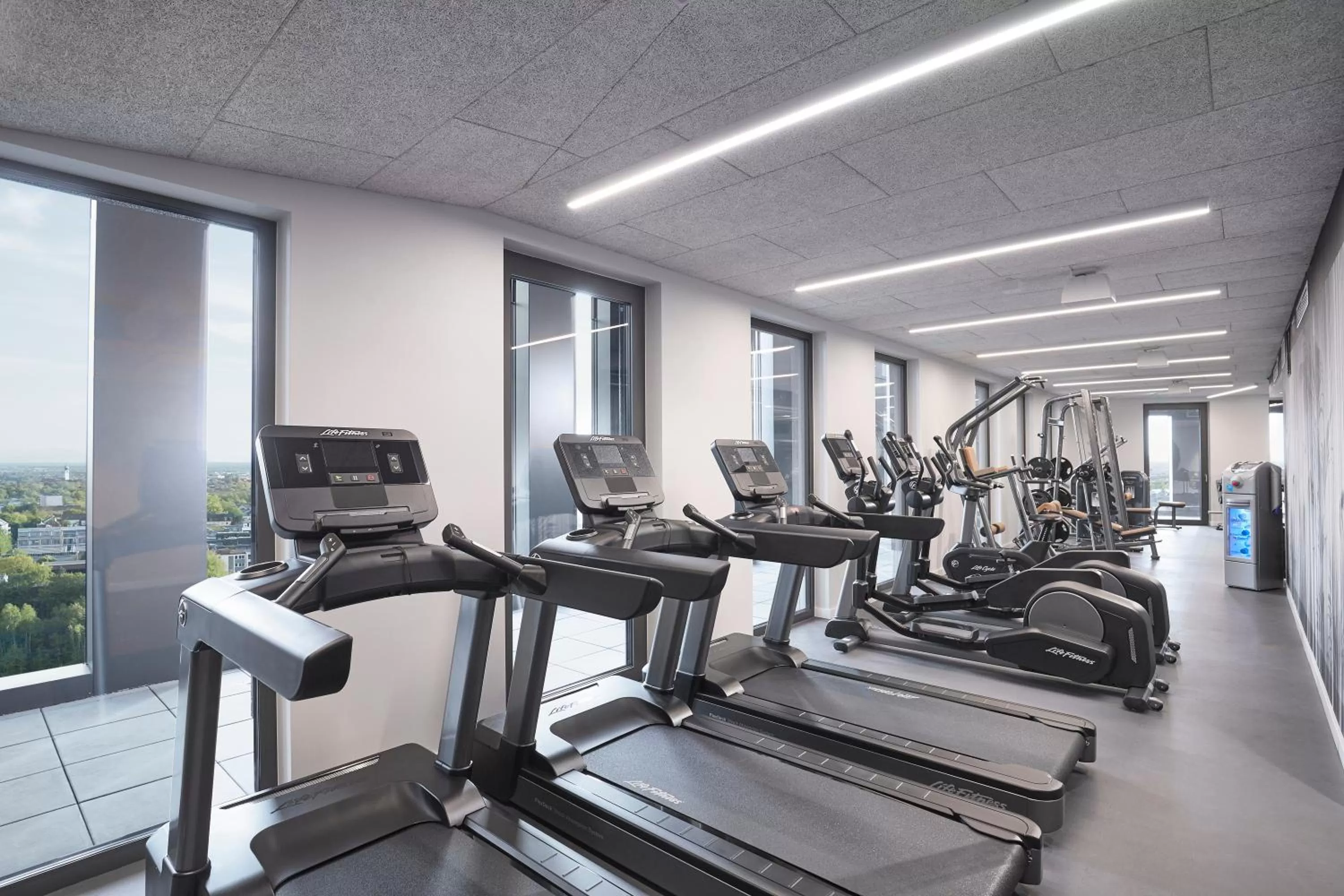 Fitness centre/facilities in HYPERION Hotel München