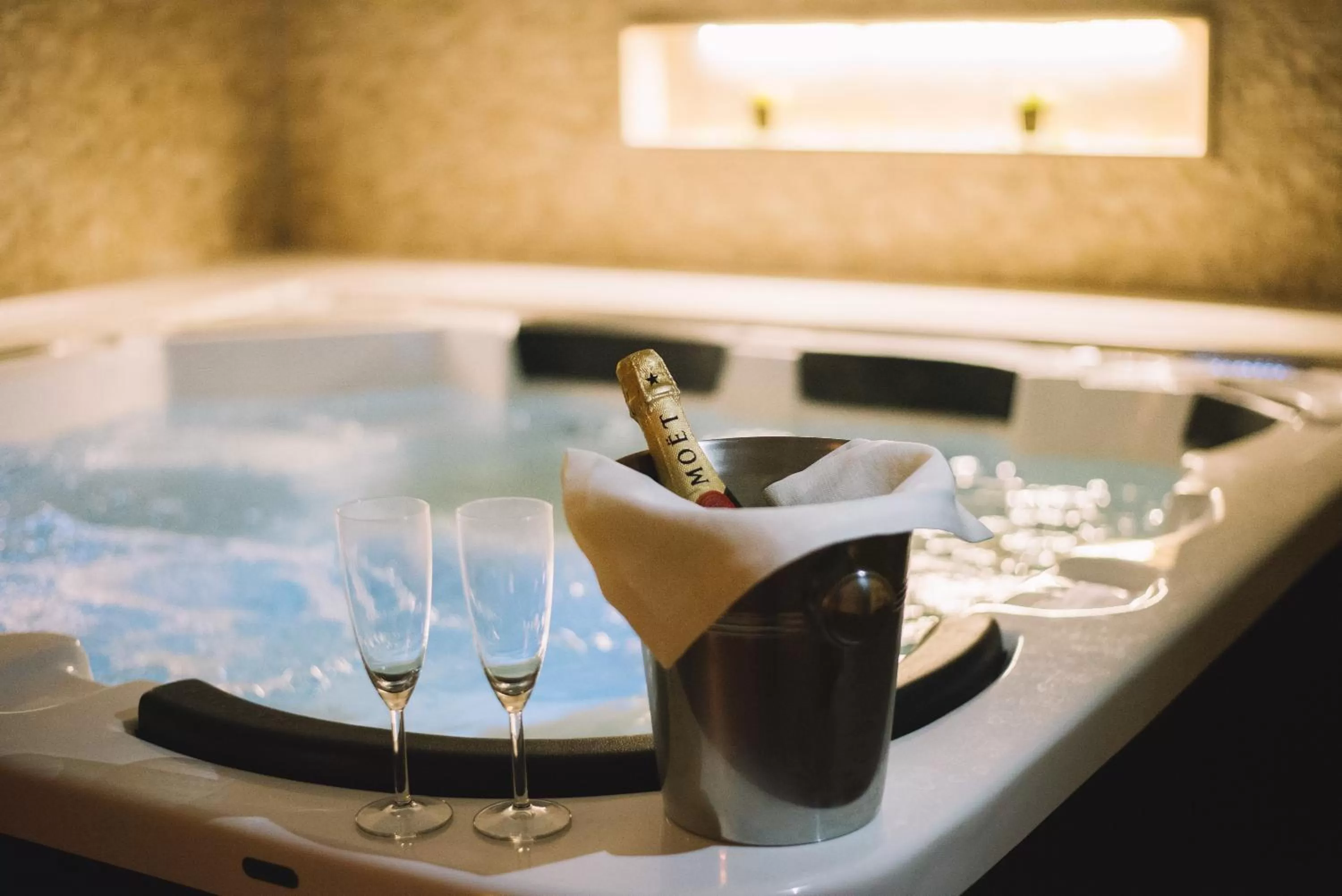 Hot Tub in Petriti & Spa