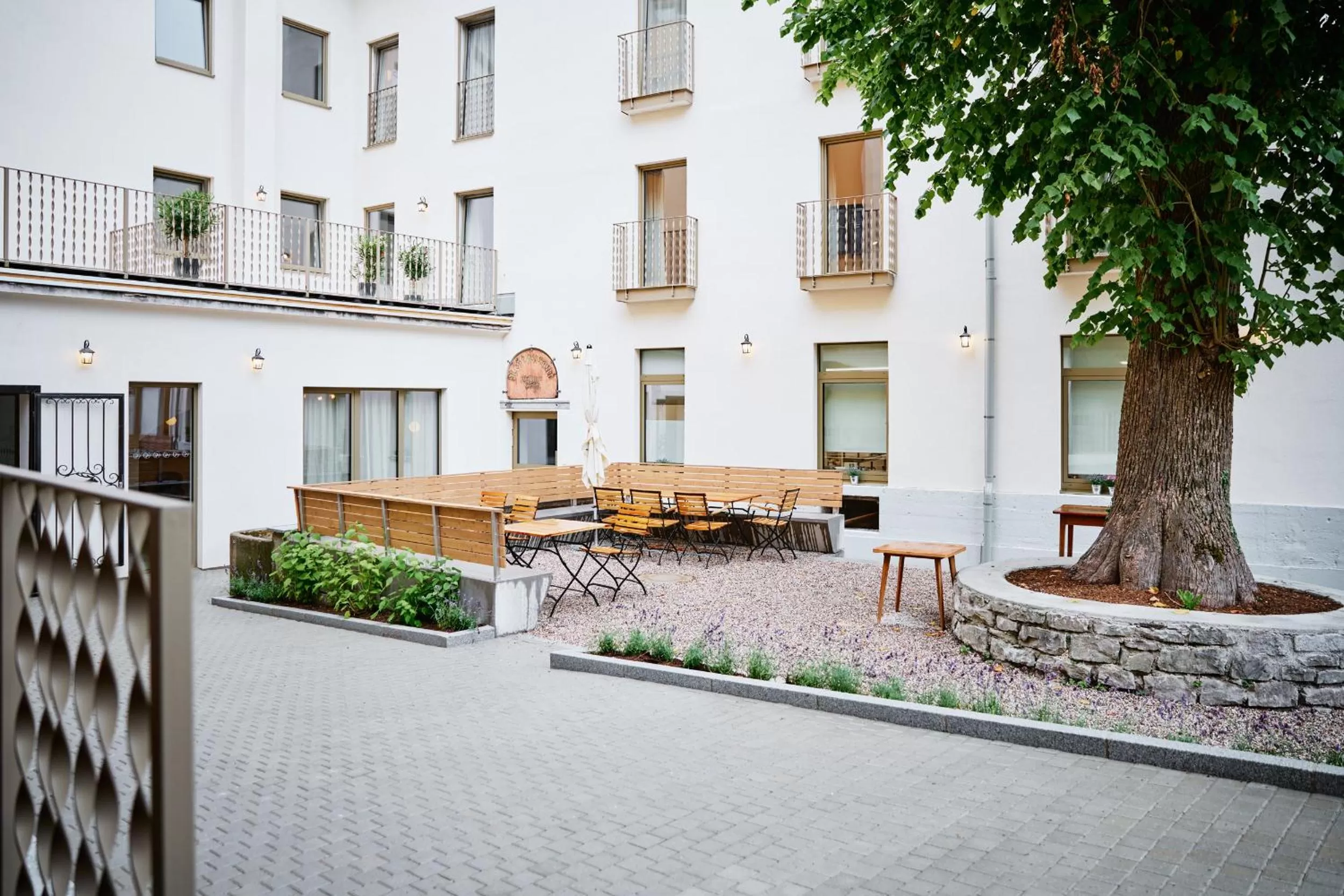Inner courtyard view in Boutiquehotel Zum Goldenen Hirschen