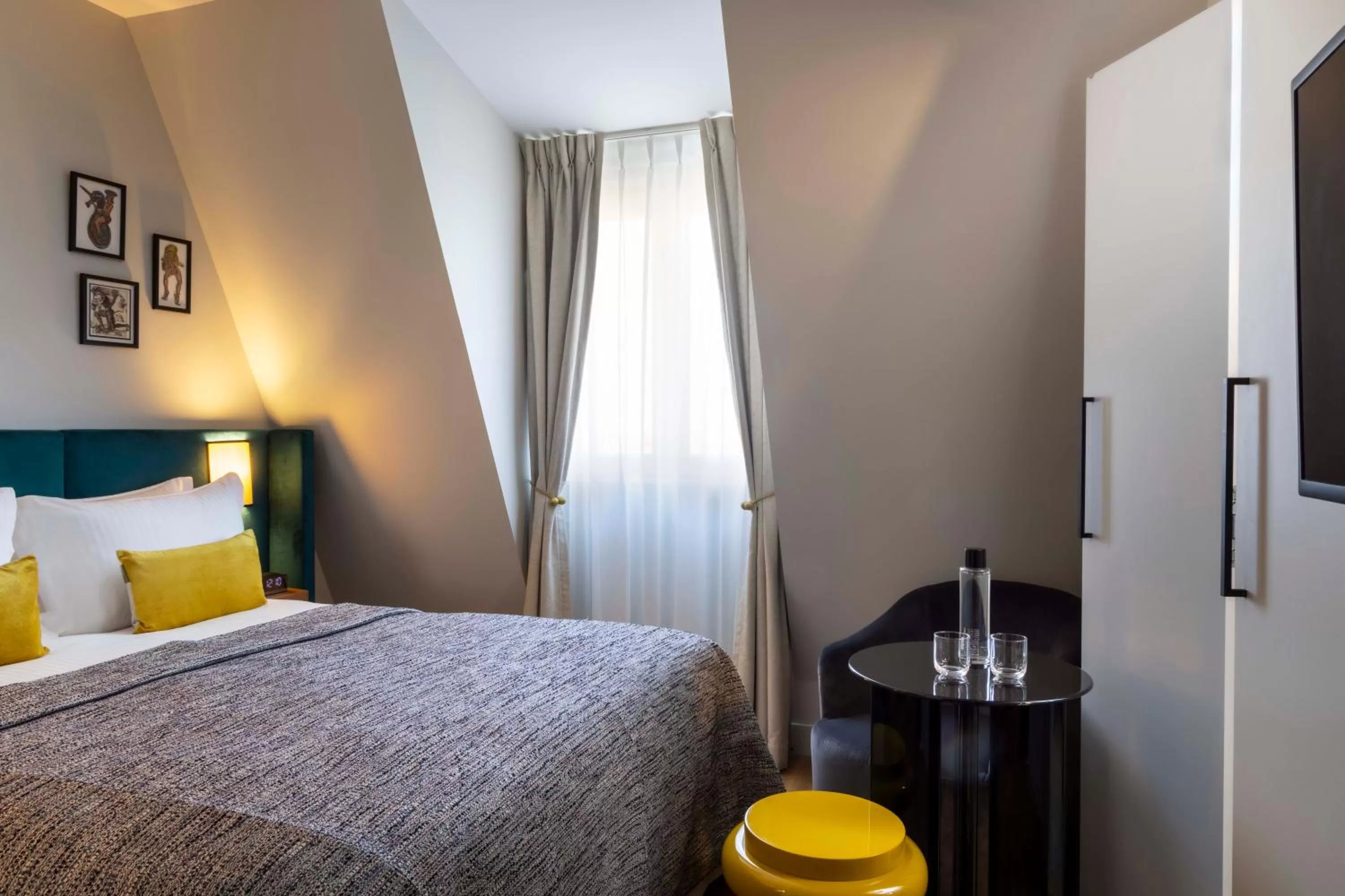 Bedroom, Bed in Hotel Le 37 Bis