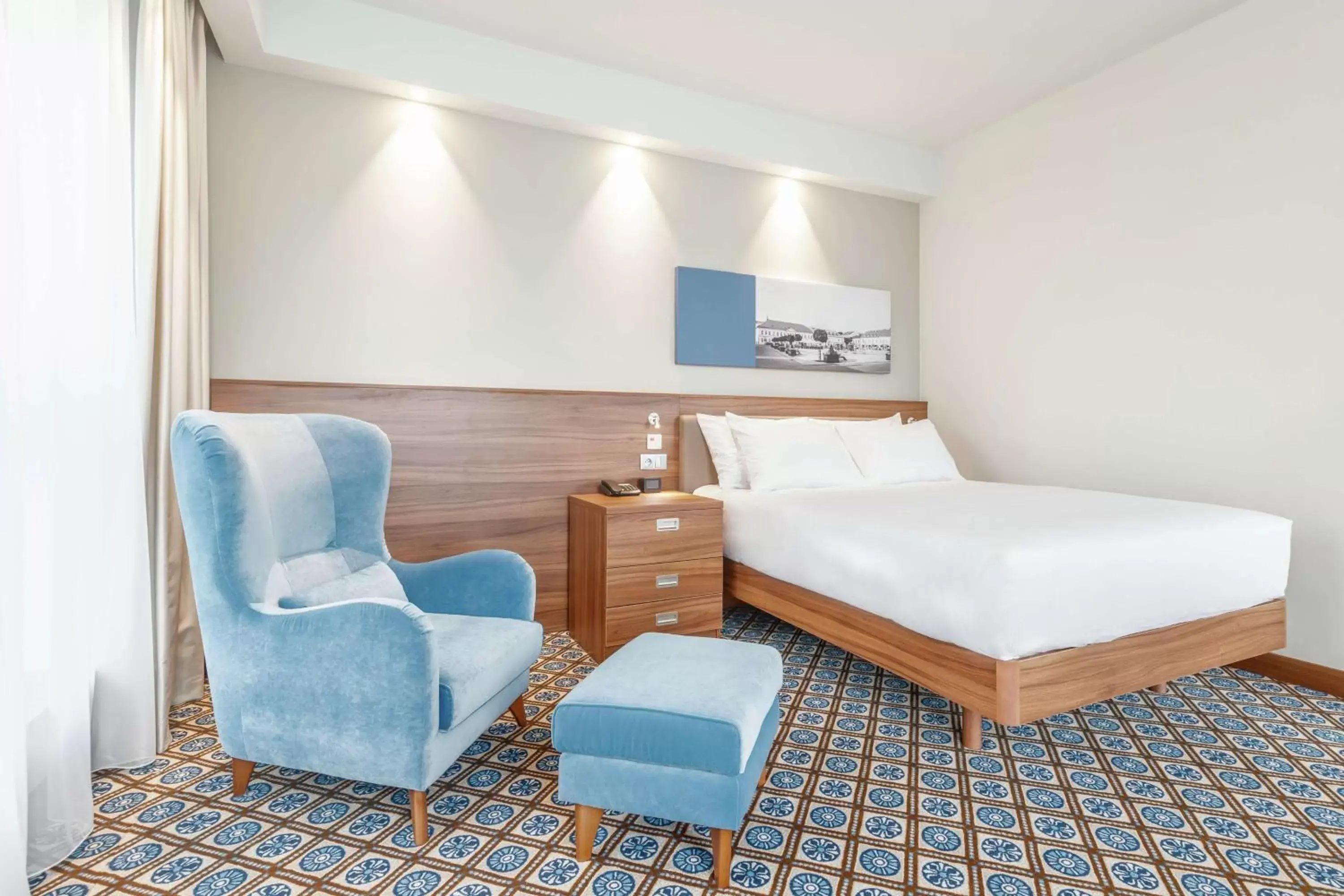 Queen Room - Mobility Access in Hampton by Hilton Oswiecim Queen Room - Mobility Access in Hampton by Hilton Oswiecim