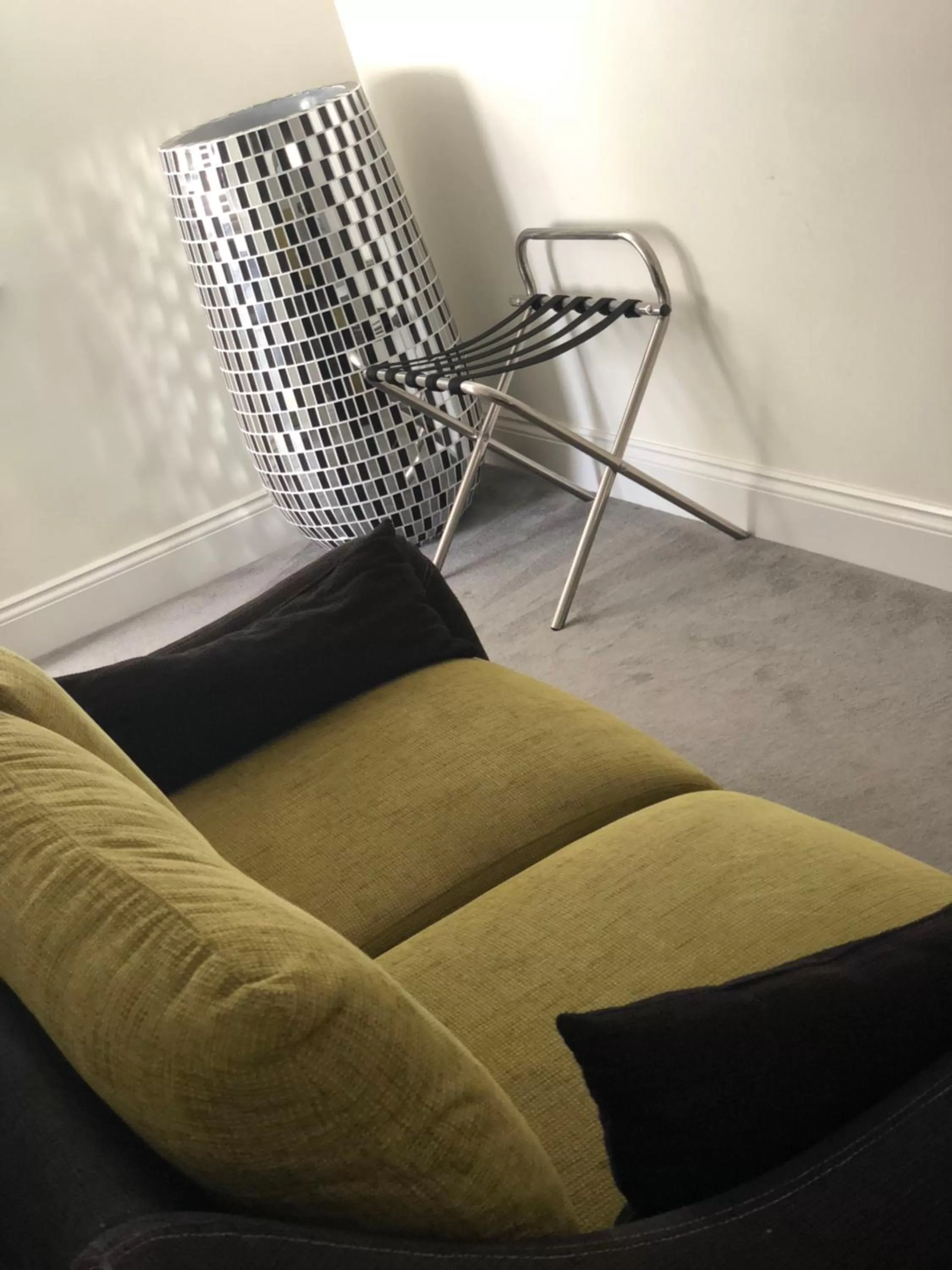 Seating area in The Ship Leopard Hotel - No Children
